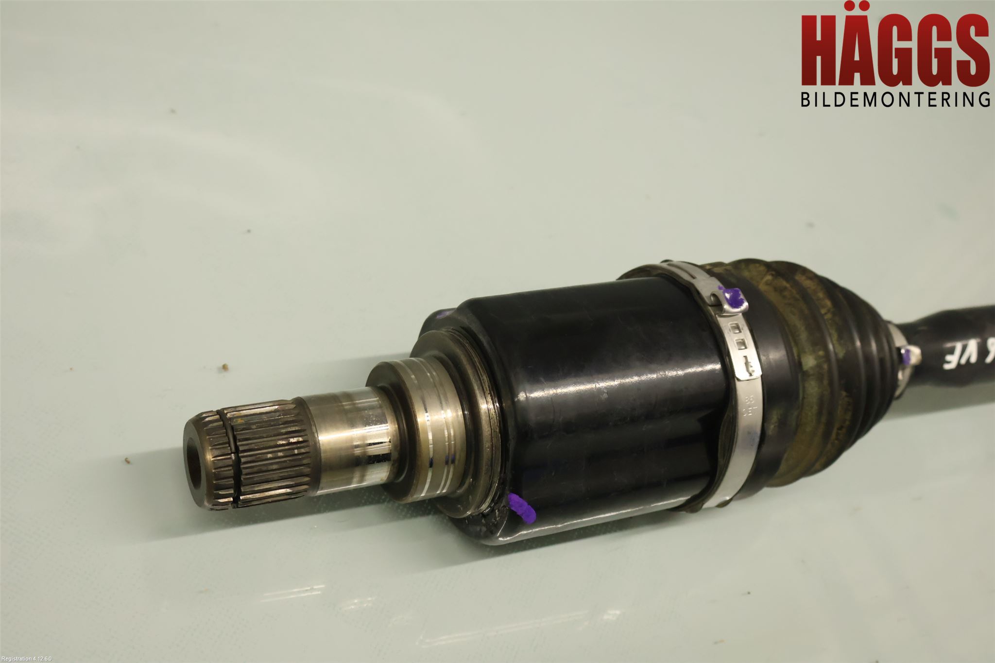 BMW X4 G02 18- Drivaxel Fram Vänster