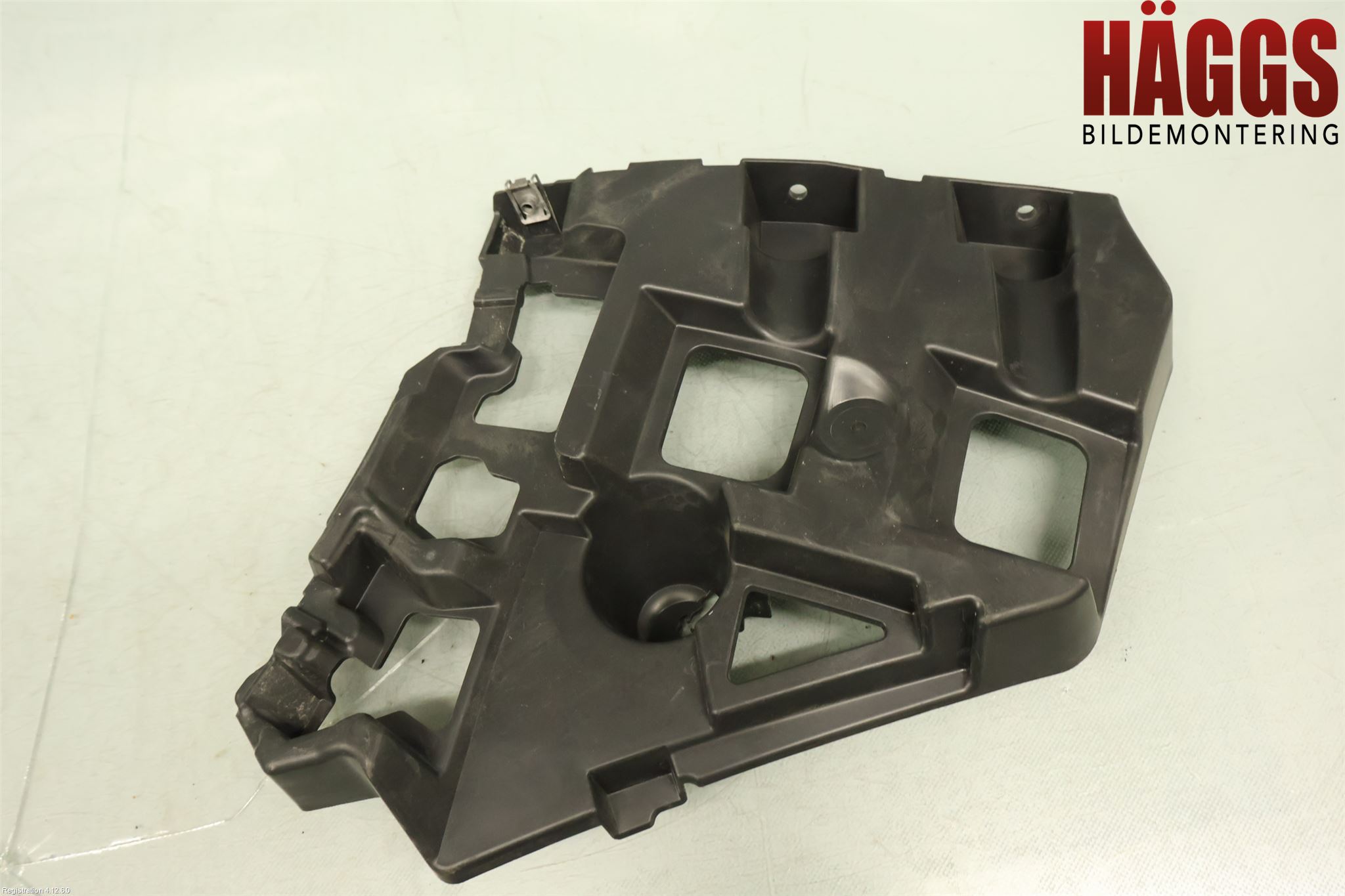 Citroen C4/E-C4 C4X/E-C4X III 21- Stötfångarfäste Bak Vä