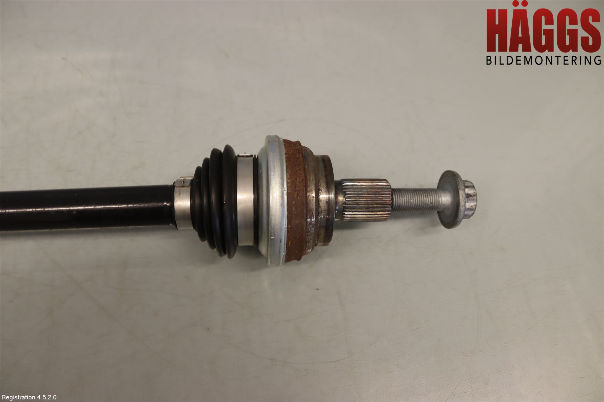 Volkswagen VW T-ROC 18- Drivaxel Bak Vänster