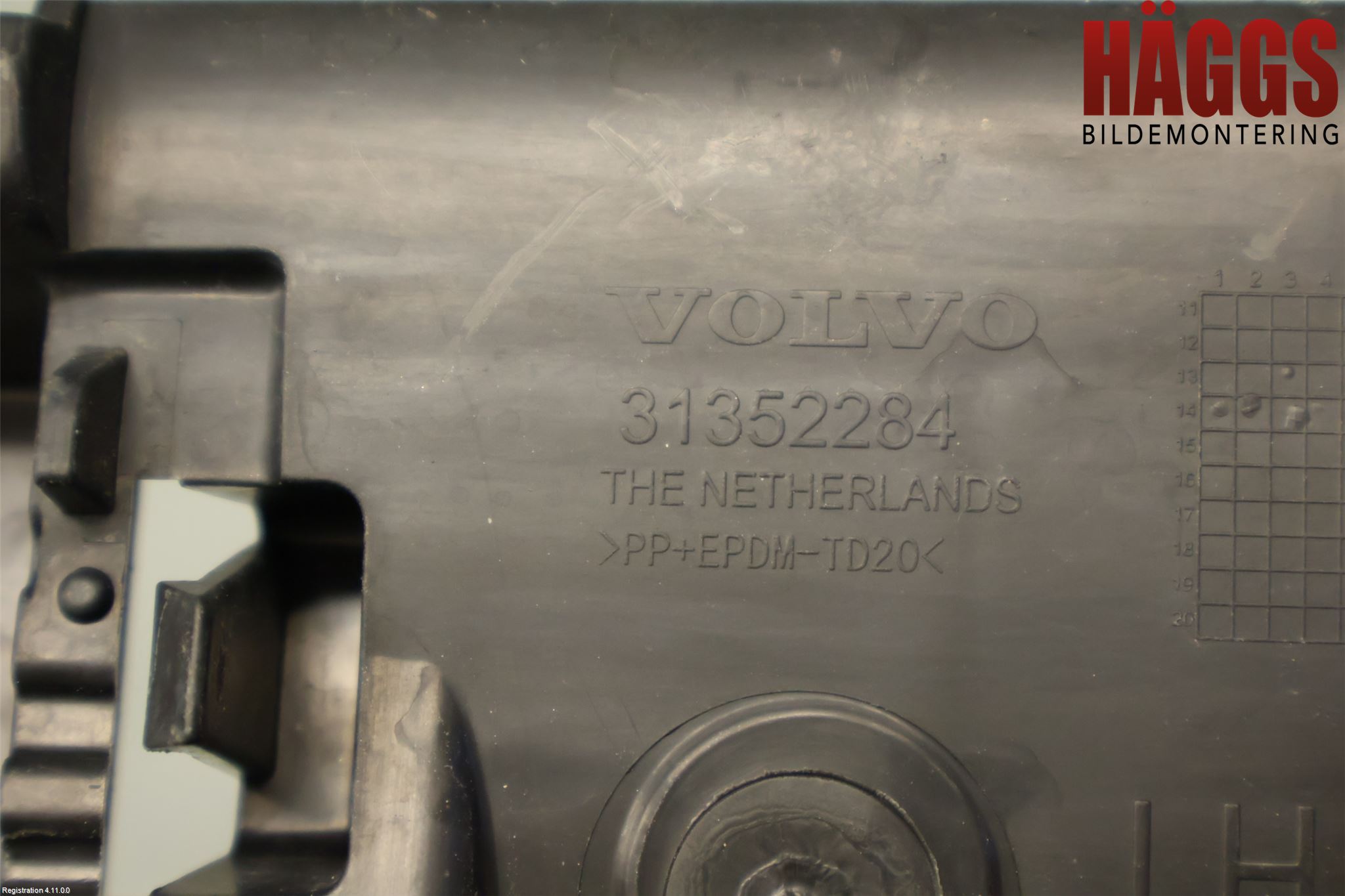 Volvo V60 14-18 Stötfångarfäste Bak Vä