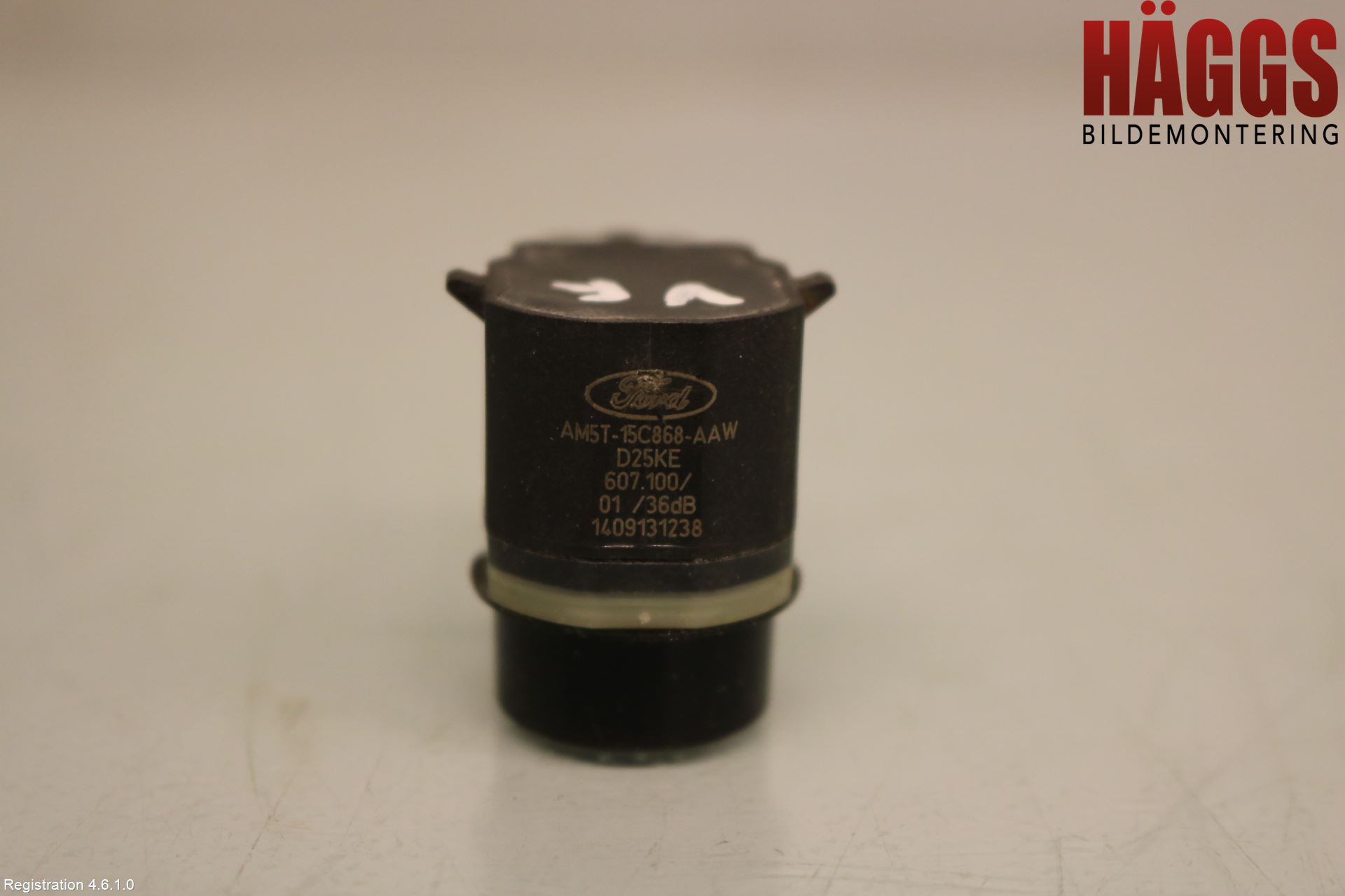 Ford KUGA 13-16 Parkeringshjälp Frontsensor