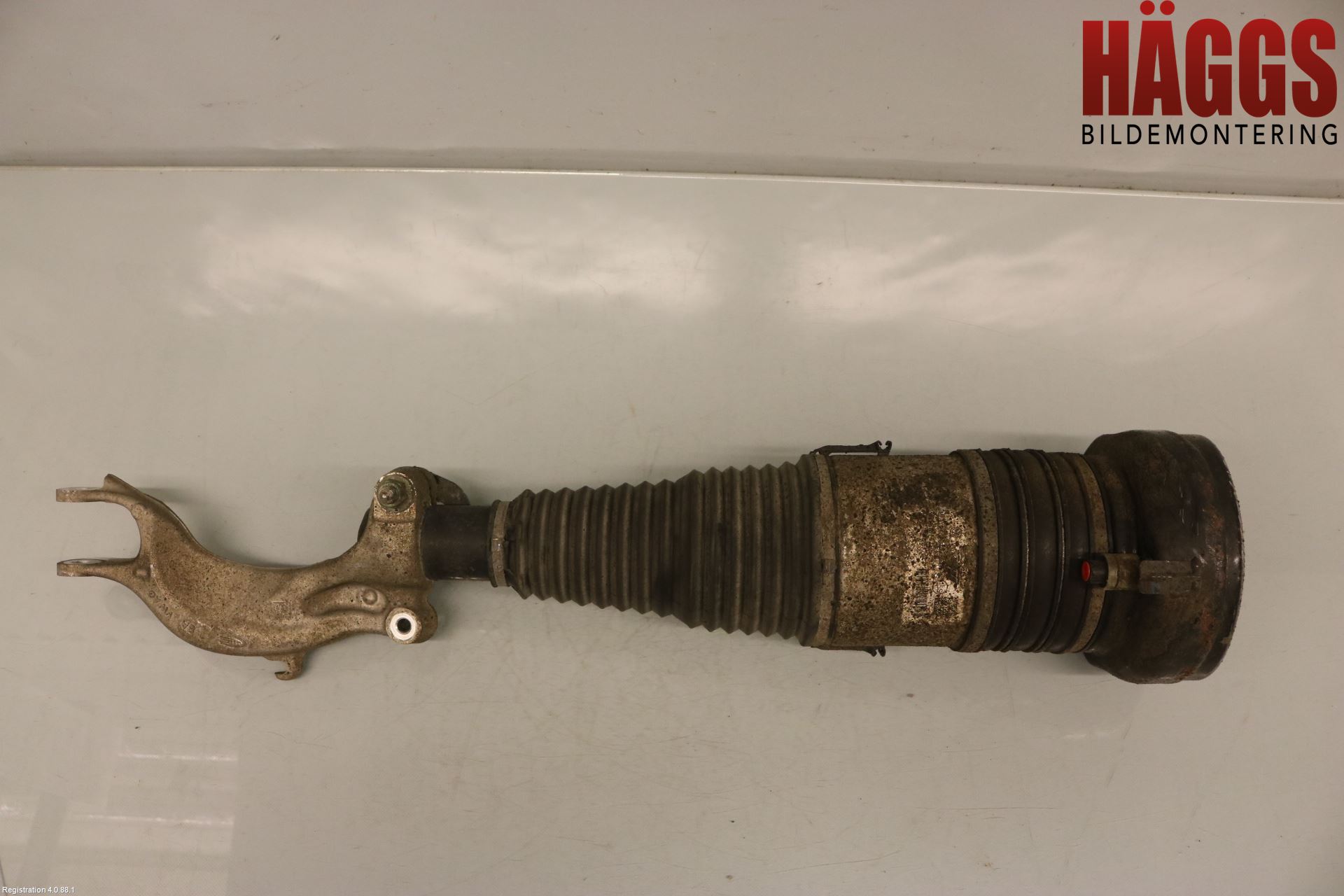 Volkswagen VW TOUAREG CR 18- Fjäderben Fram Höger