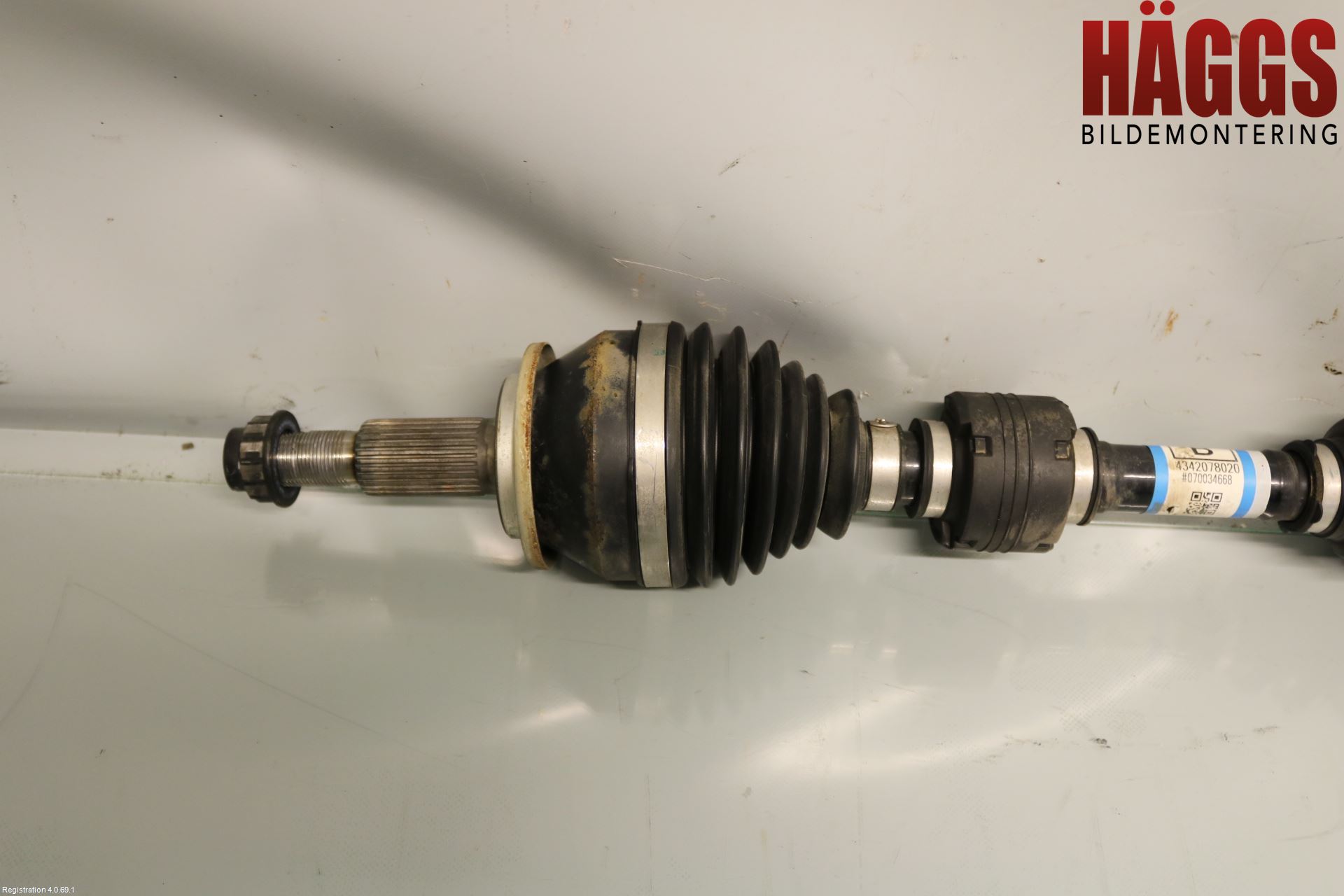 Lexus NX 300h 15-21 Drivaxel Fram Vänster