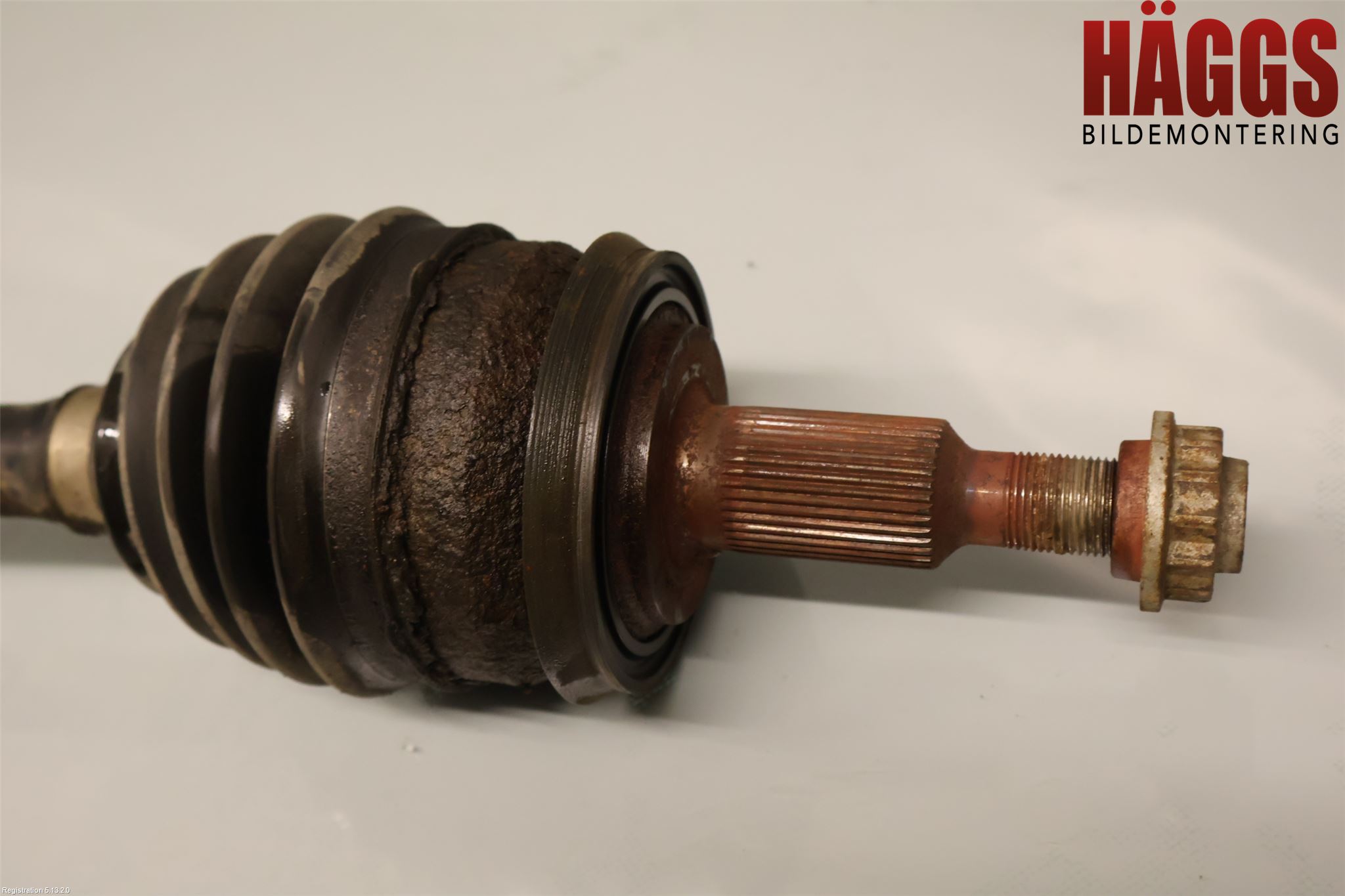 Volkswagen VW TRANSP/CARAVELLE (T5) 04-15 Drivaxel Fram Höger