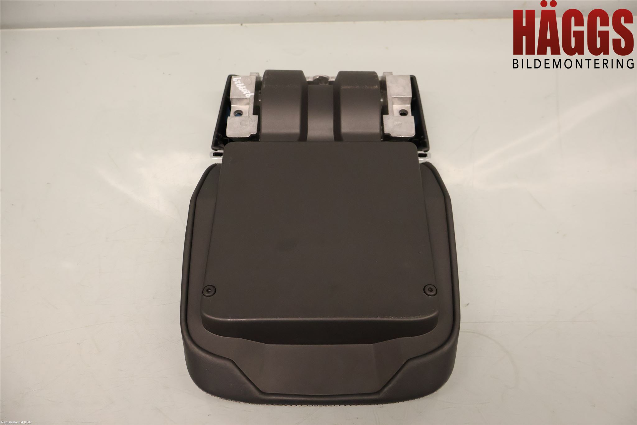 Audi Q8/SQ8 4M 19- Inredning Armstöd