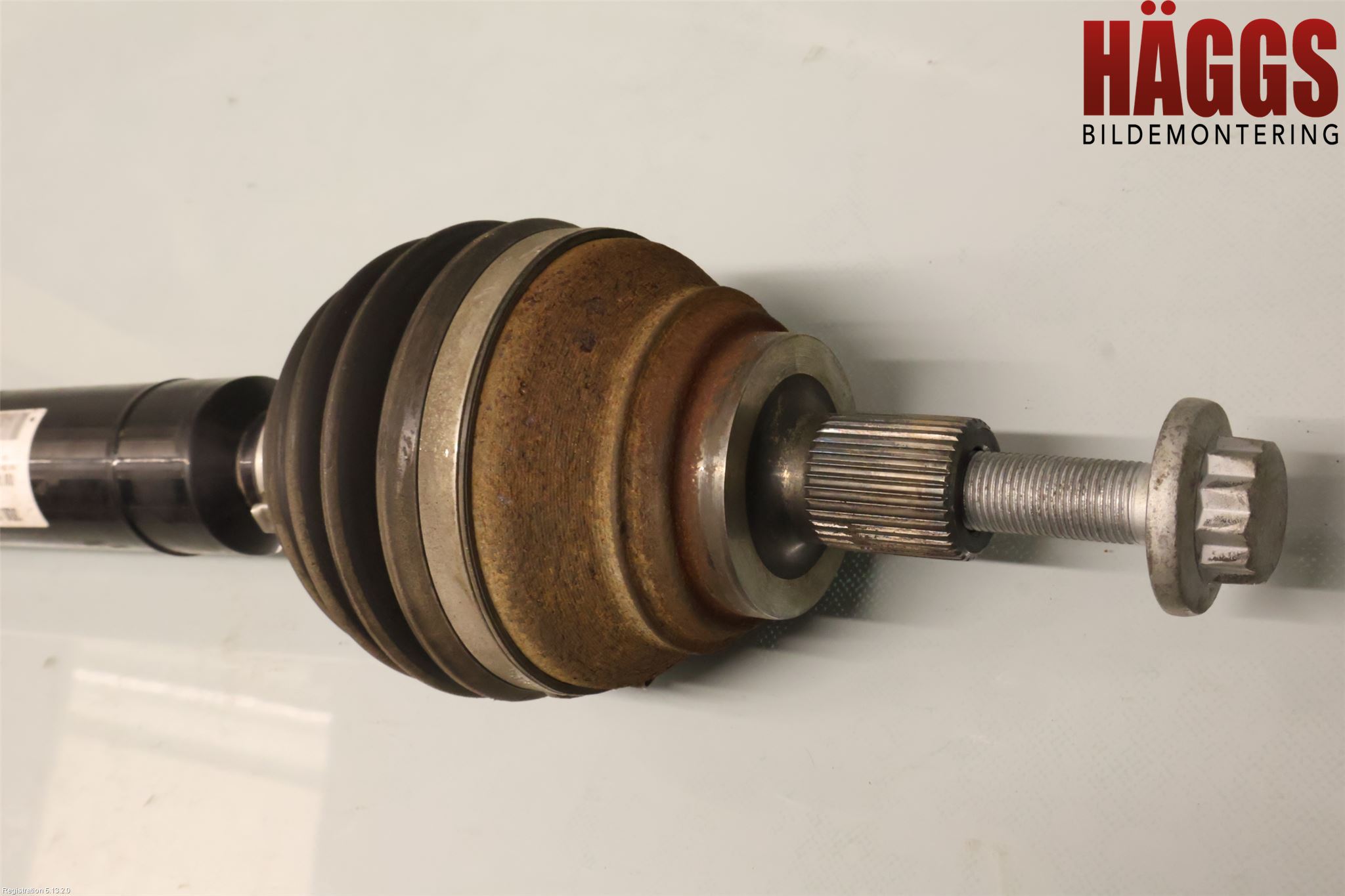 Volkswagen VW CADDY 16-20 Drivaxel Fram Höger