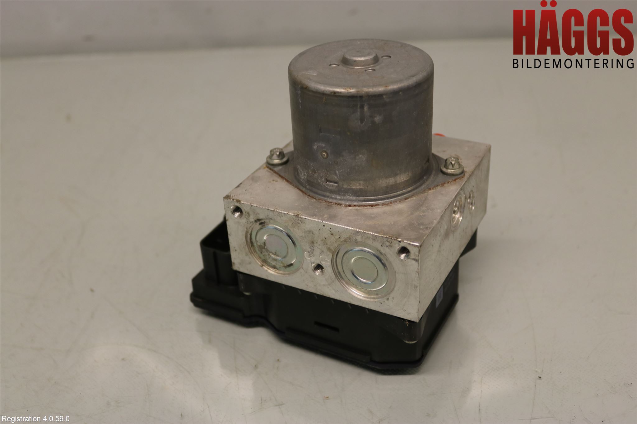 Volkswagen VW PASSAT 11-14 Abs Hydraulaggregat