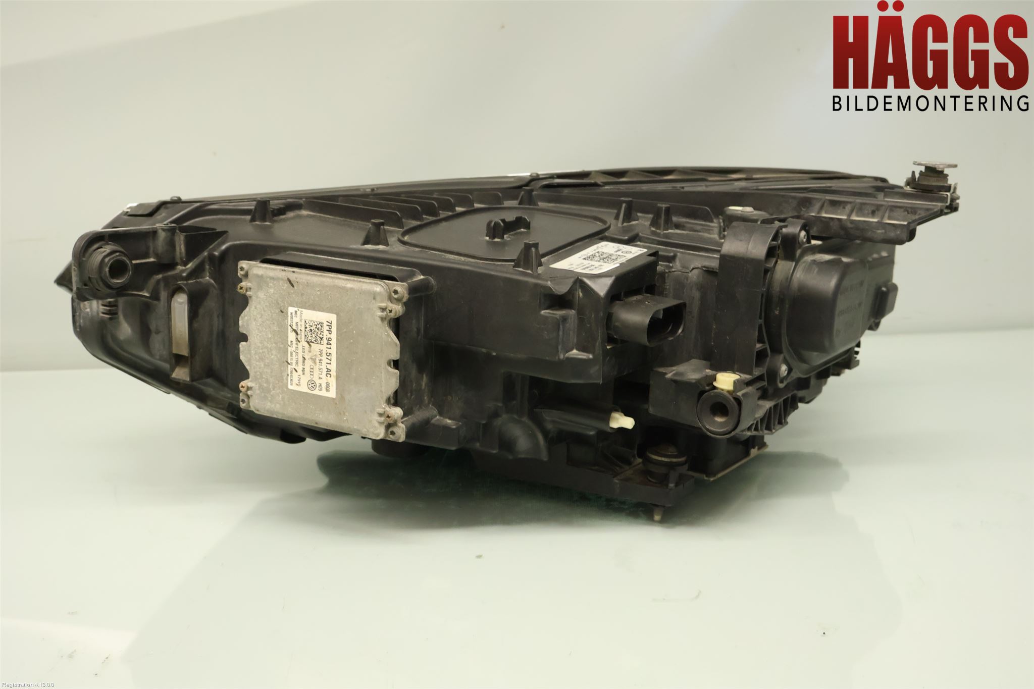 Volkswagen VW PASSAT 15-19 Strålkastare Höger