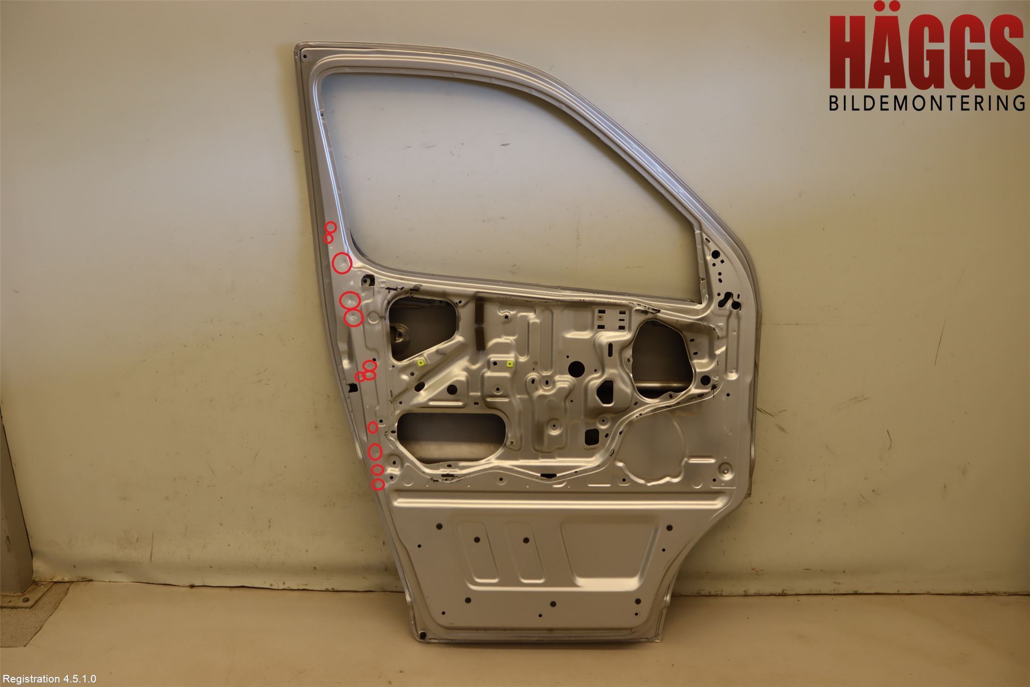Toyota HI-ACE 06-12 Dörr Fram Vänster