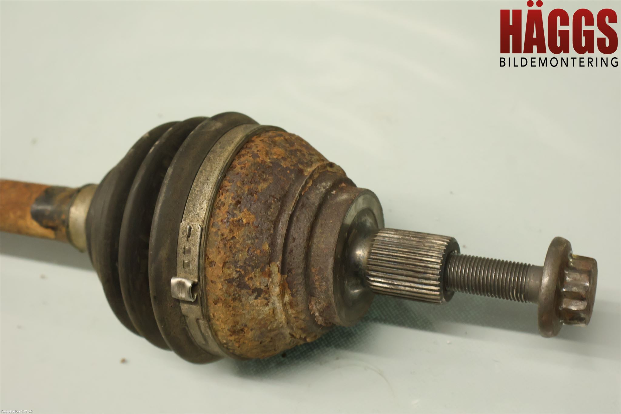 Volkswagen VW PASSAT 15-19 Drivaxel Fram Vänster