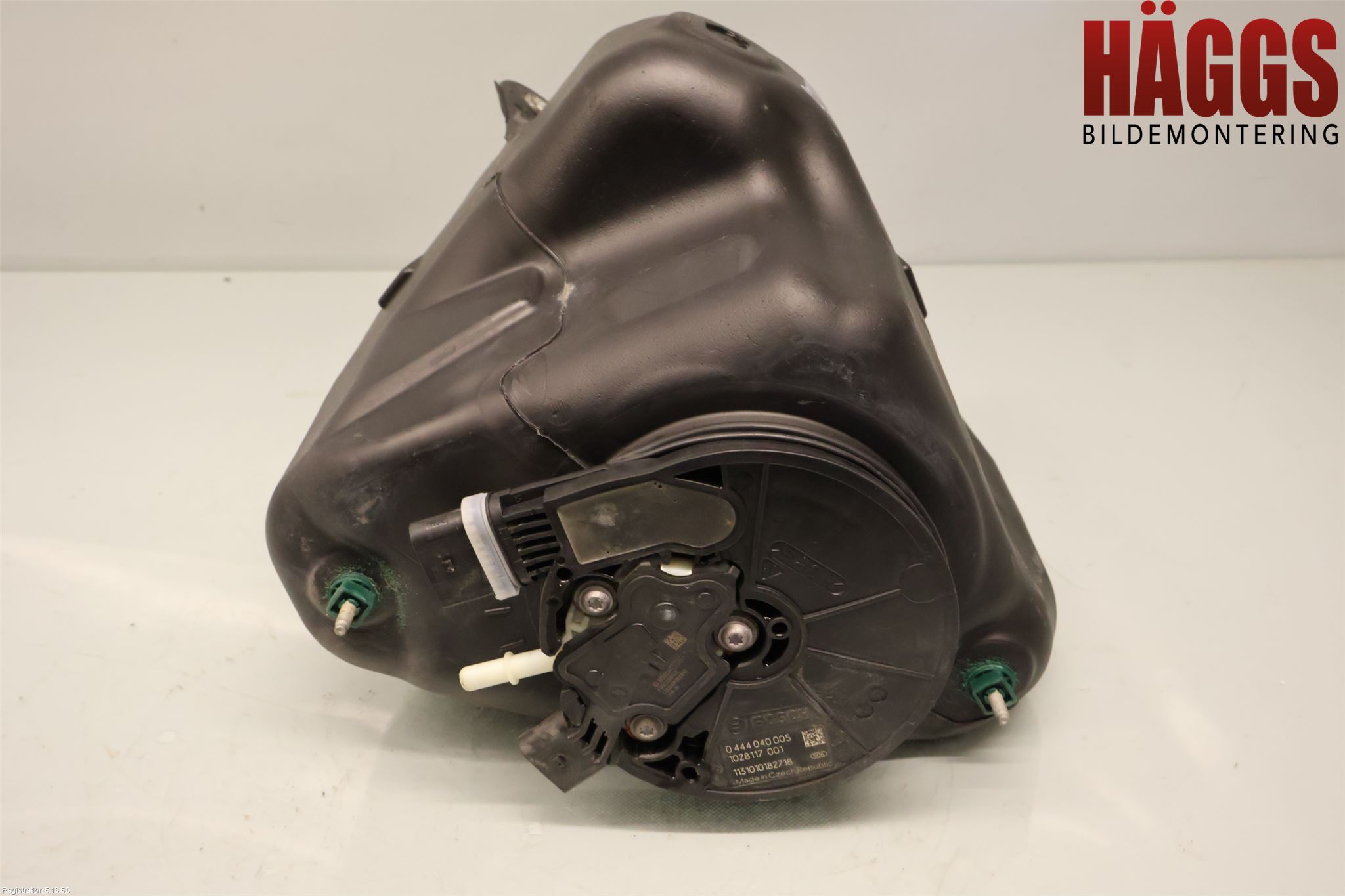 BMW X5 F15 13-18 Adblue Tank