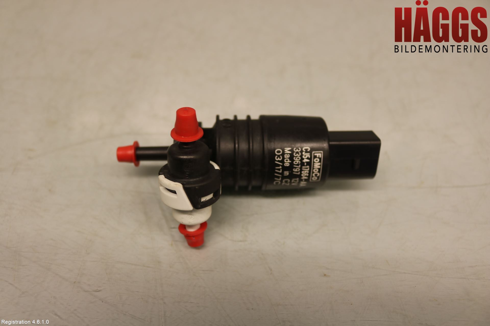 Ford KUGA 17-19 Spolarpump Vindruta
