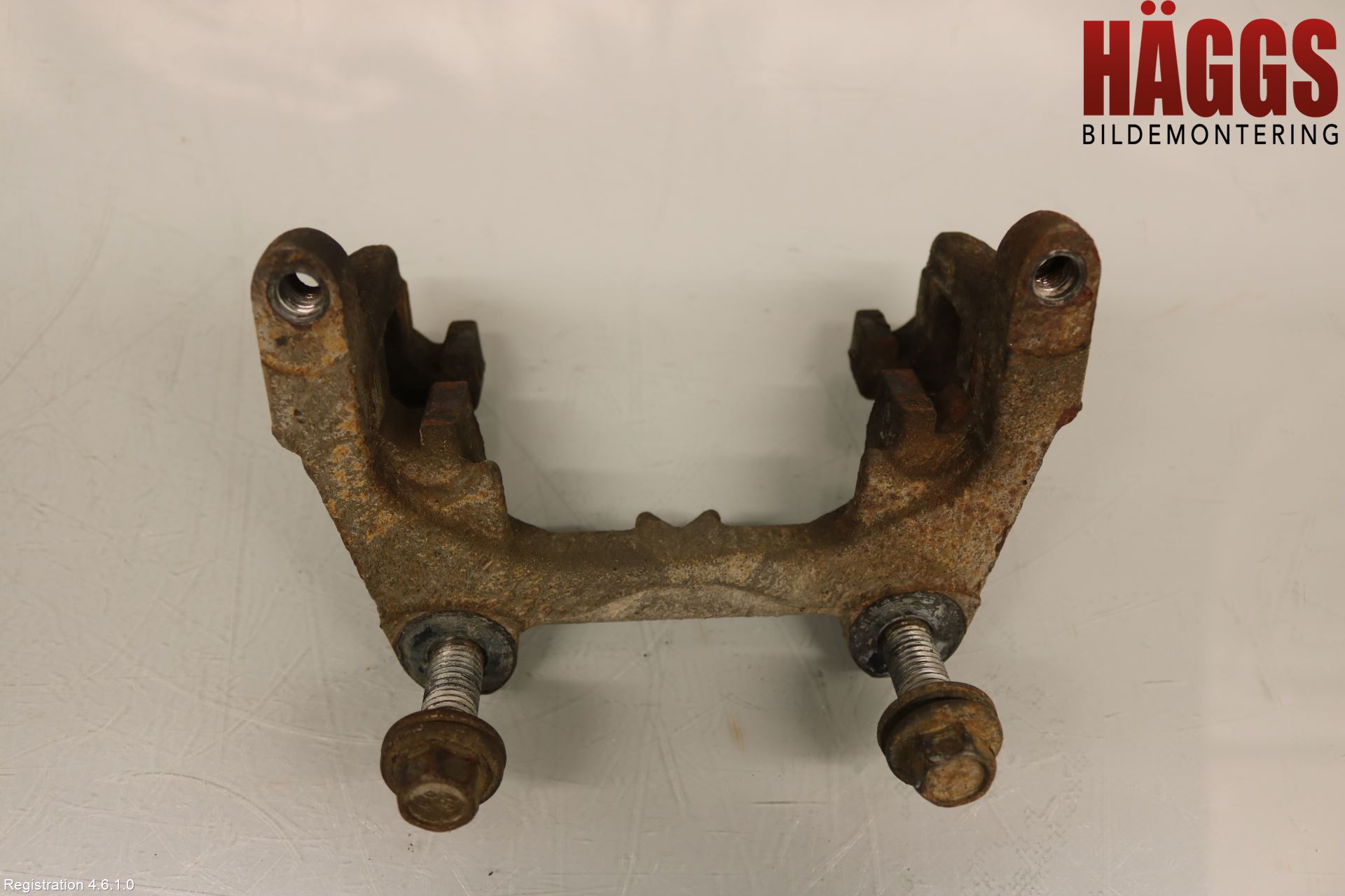 Ford KUGA 17-19 Bromsokshållare