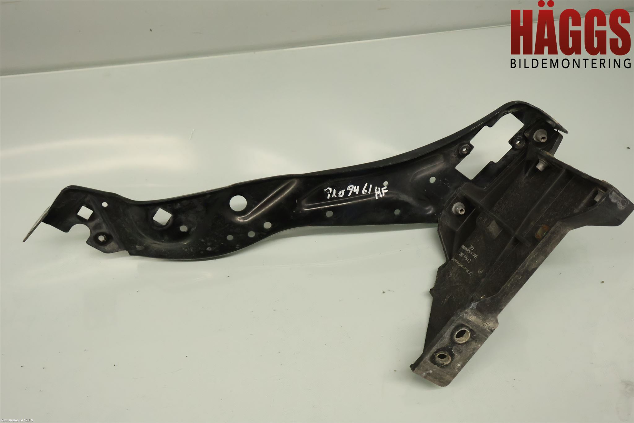 Mercedes-Benz MB E-KLASS (W212) 09-16 Frontplåt