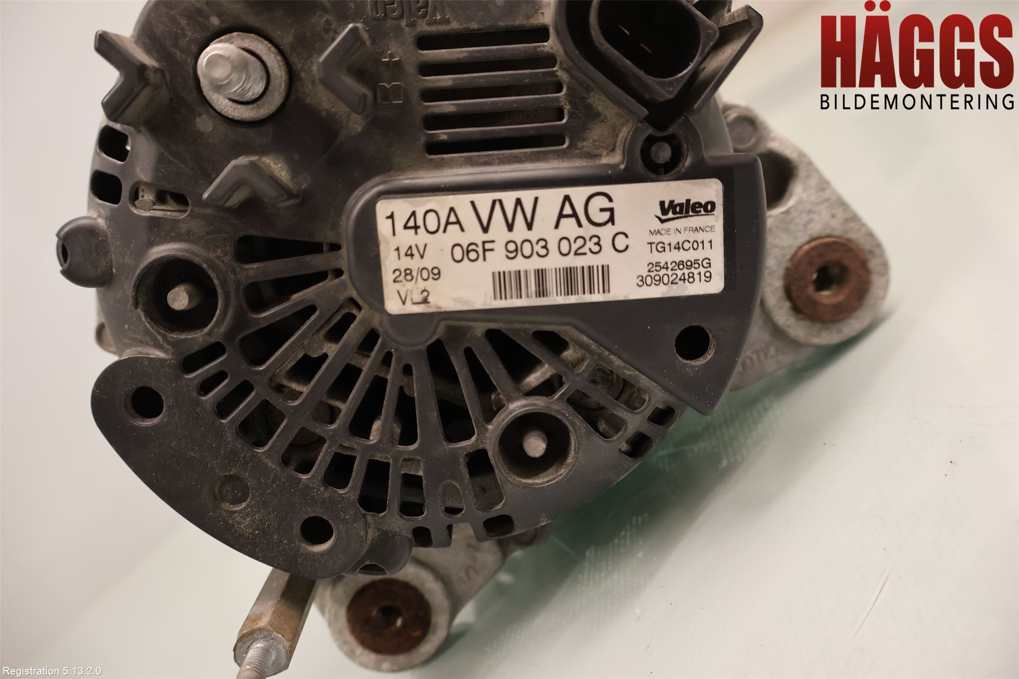 Volkswagen VW CADDY      04-10 Generator
