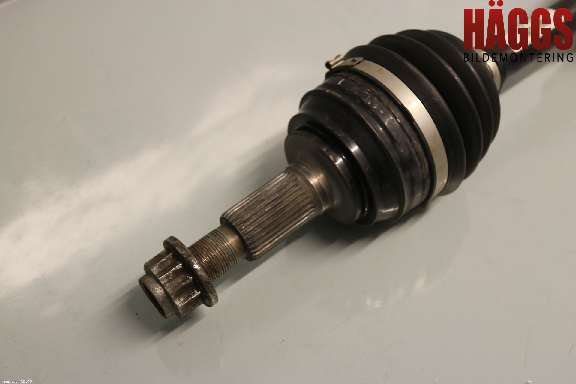 Porsche CAYENNE 03- Drivaxel Fram Vänster