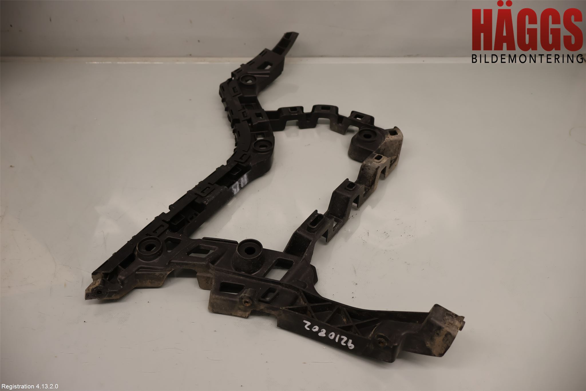 Volkswagen VW GOLF / E-GOLF VII 13-20 Stötfångarfäste Bak Hö
