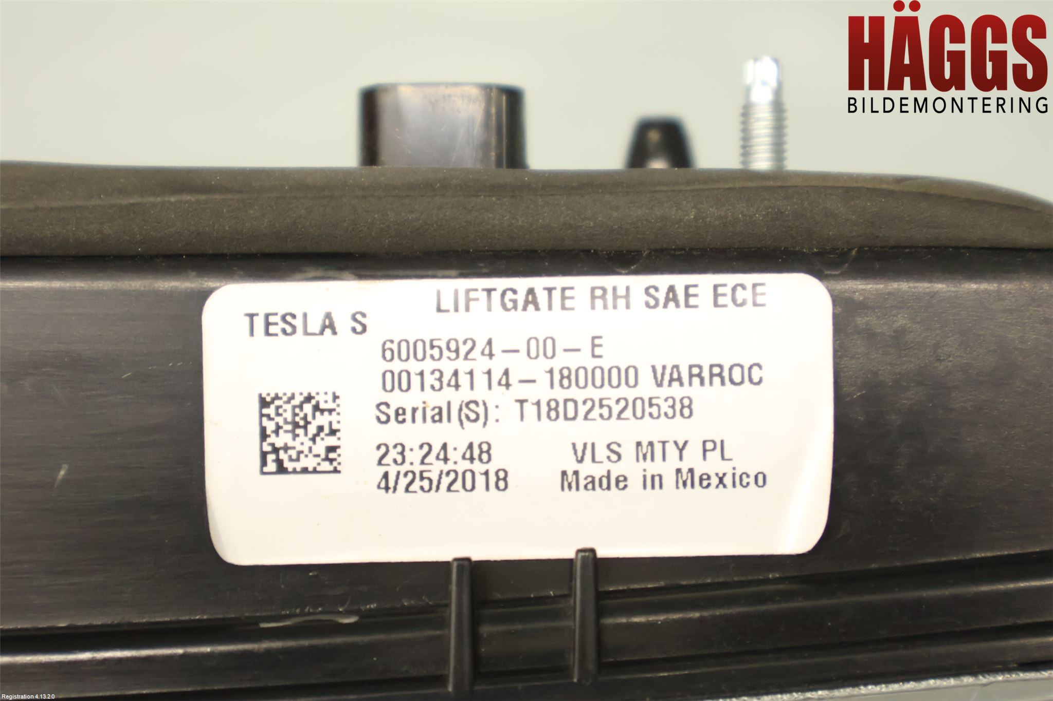 Tesla MODEL S 13- Bakljus Lucka Hö