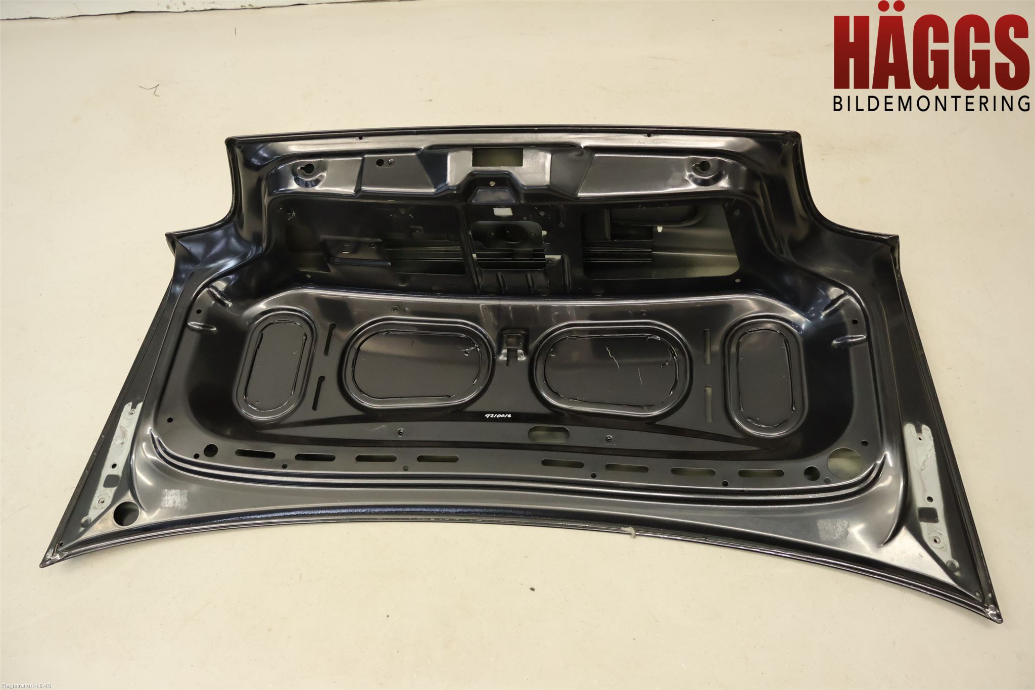 BMW 3 E36      91-00 Baklucka (Ej Med Ruta)