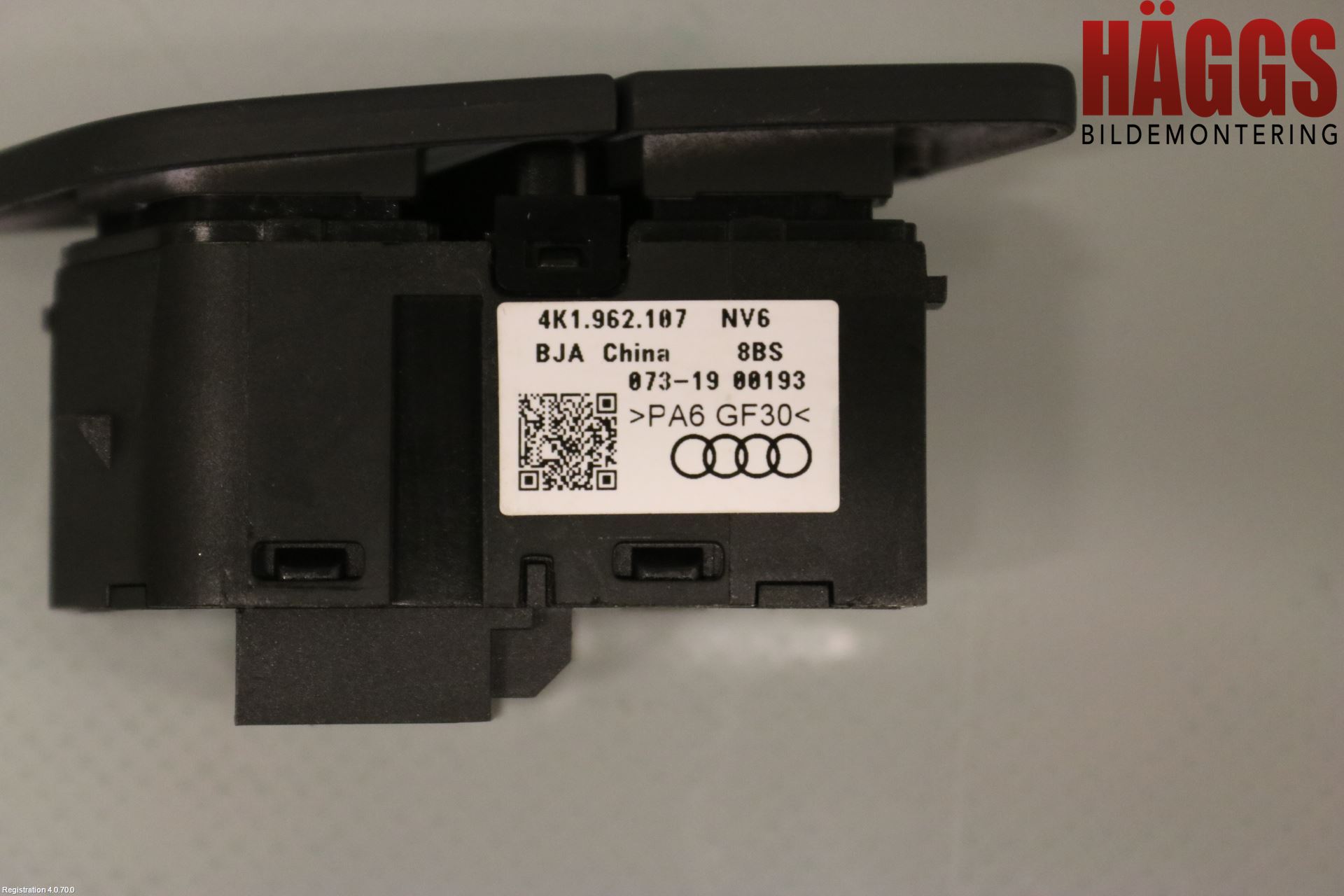 Audi A6 F2/C8 19- Strömställare Centrallås