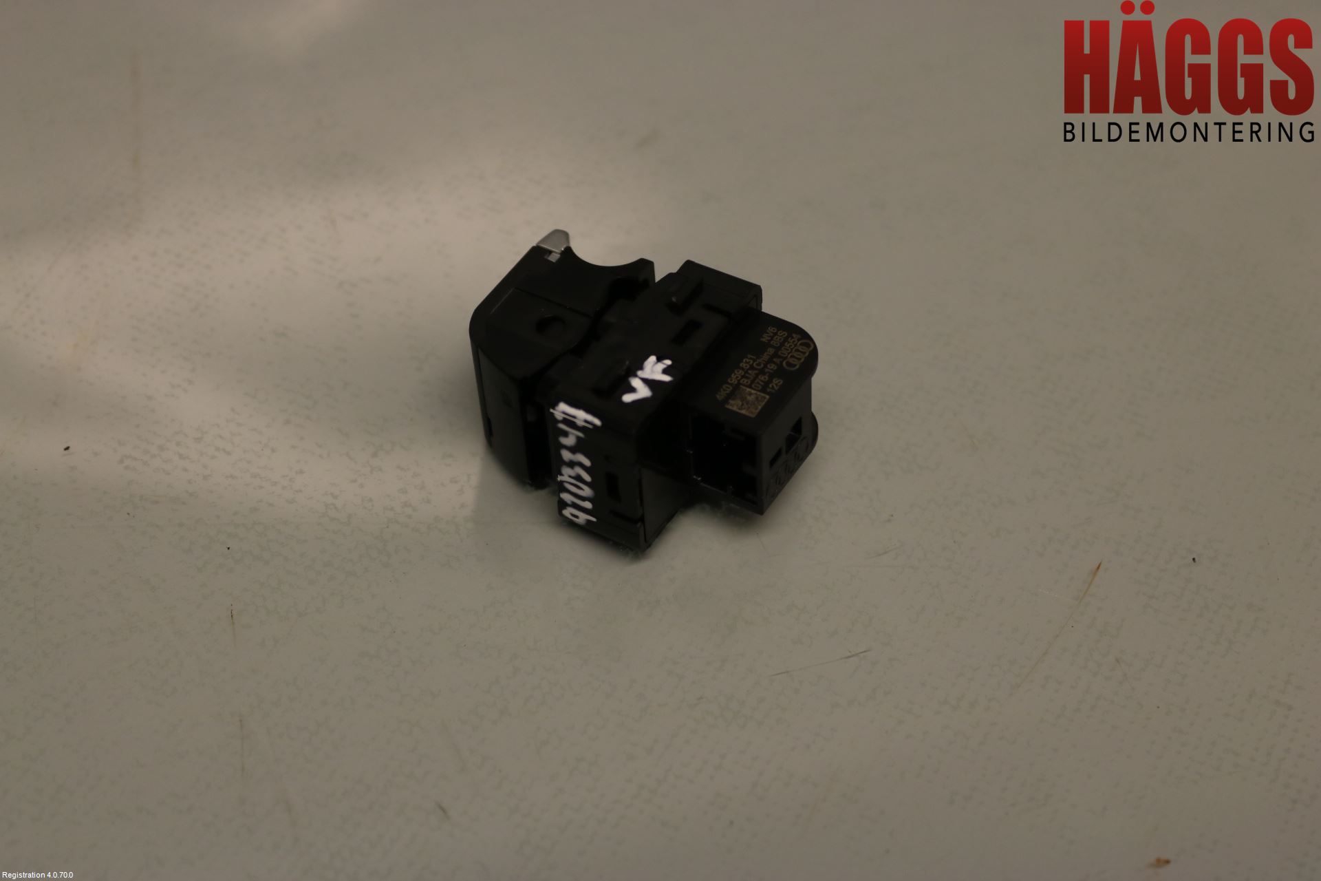 Audi A6 F2/C8 19- Strömställare Baklucka
