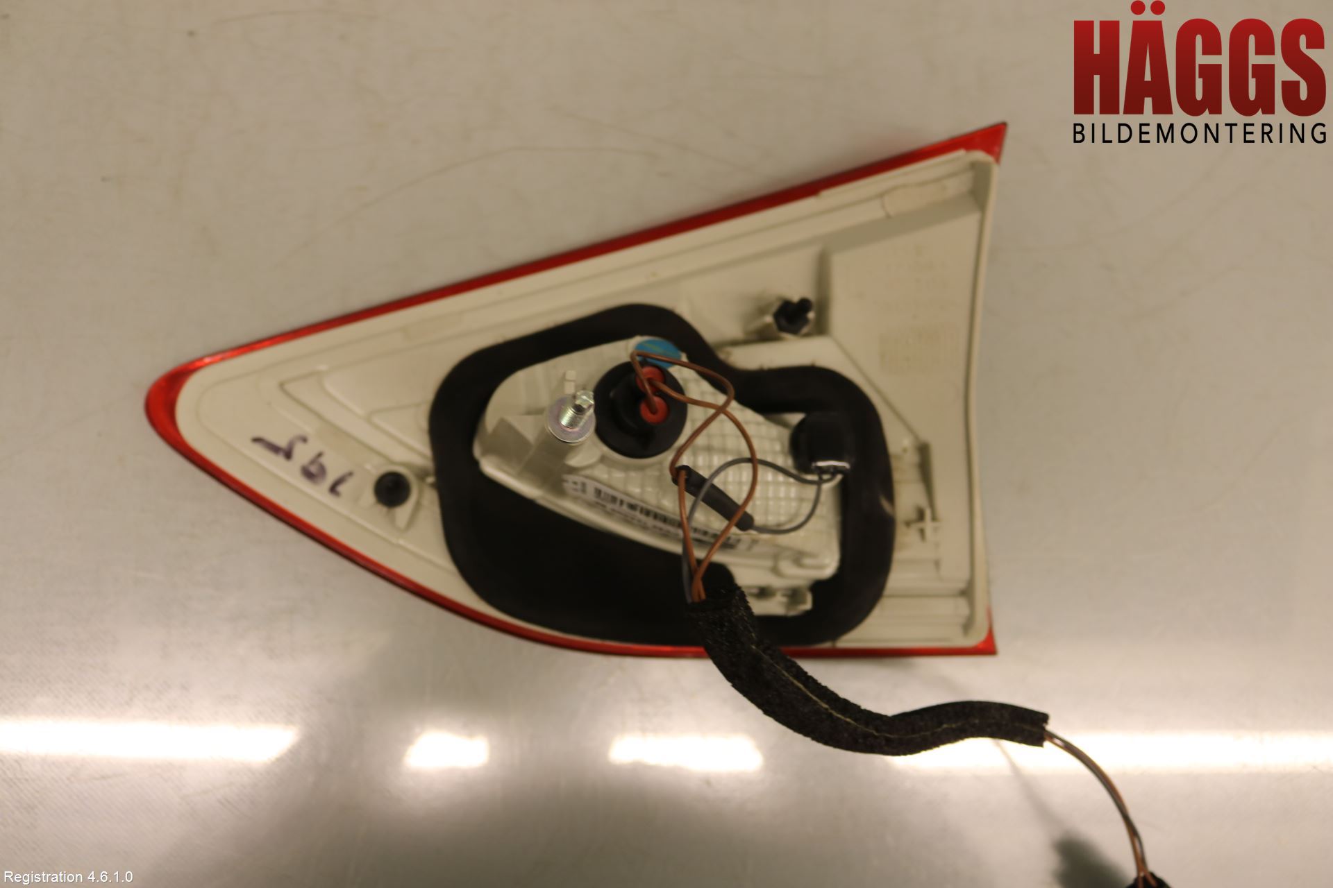 Ford KUGA 13-16 Bakljus Lucka Vä