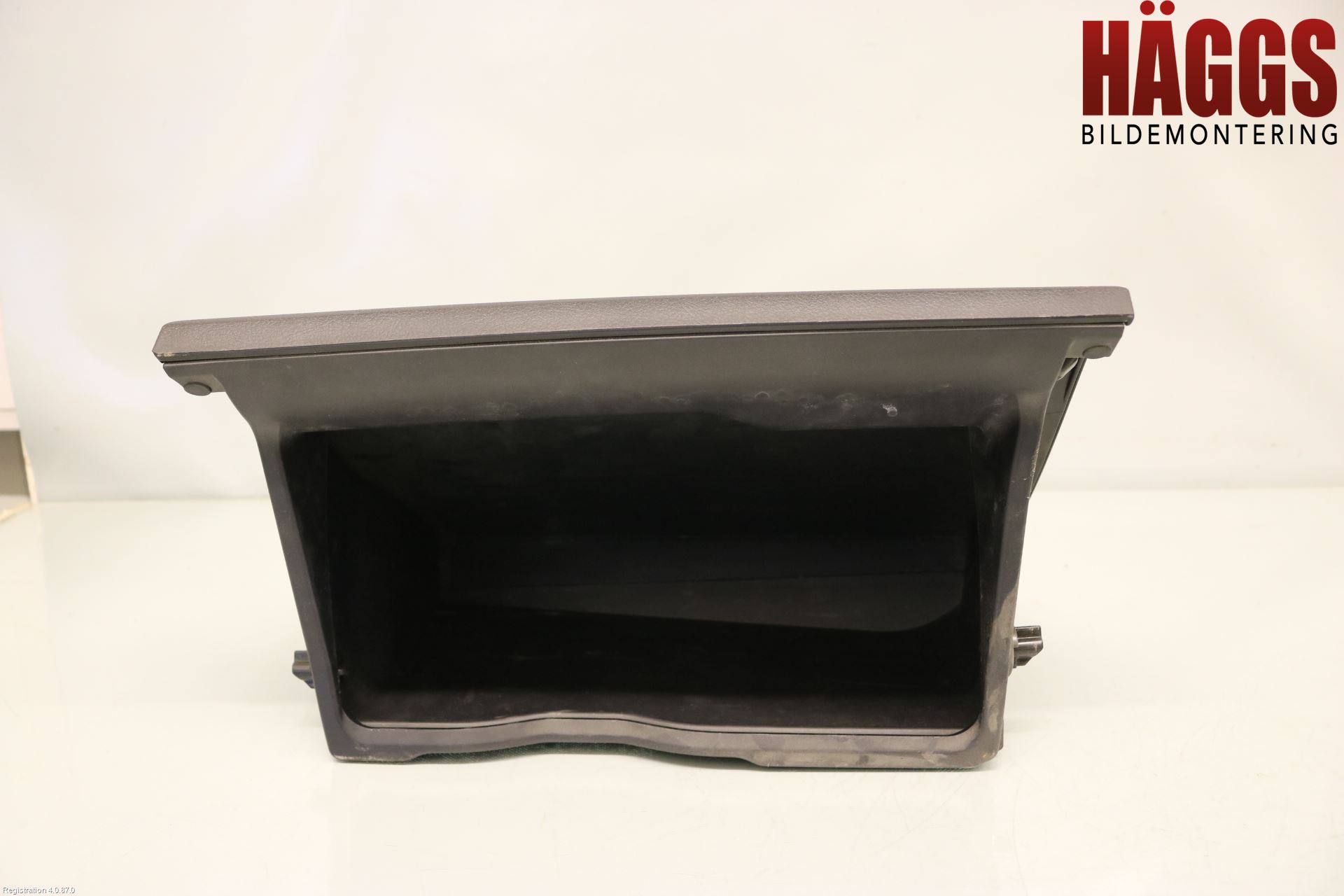 Toyota HILUX 16- Handskfack