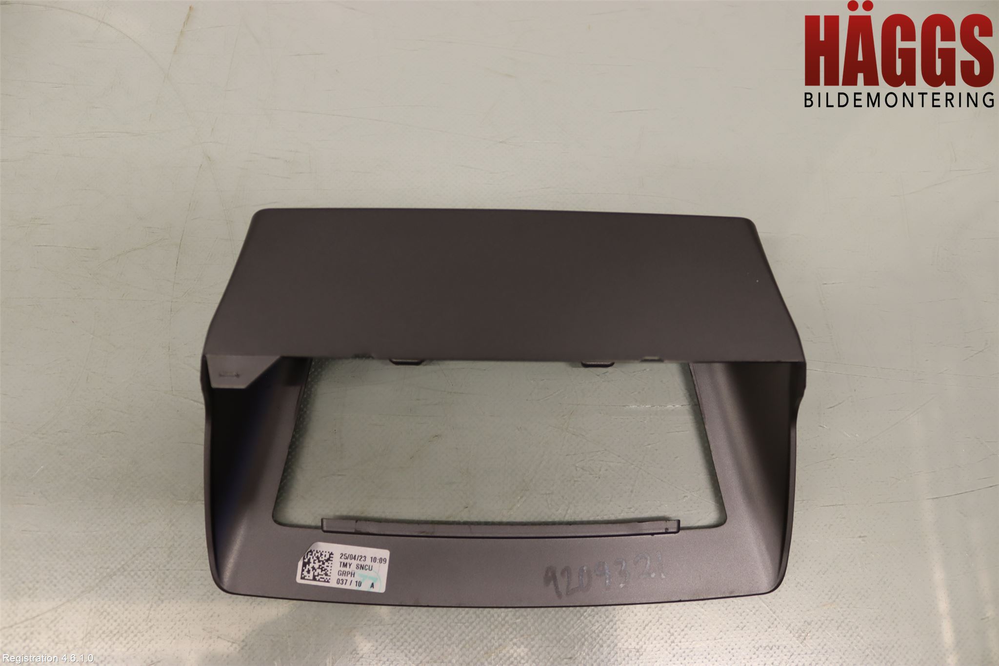 Tesla MODEL Y 21- Instrument-Radio Sarg