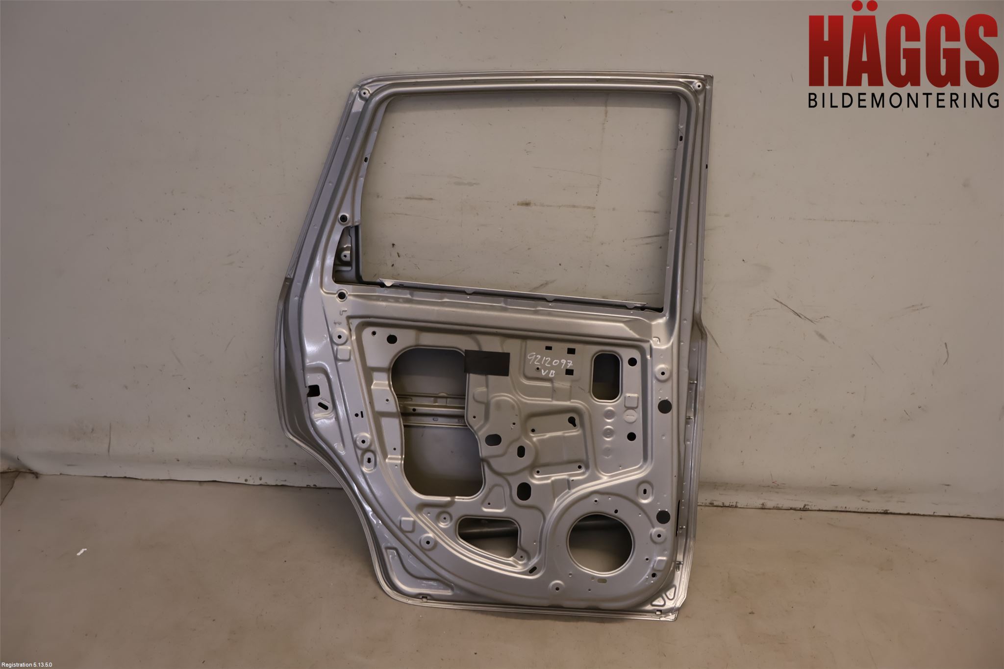 Nissan NOTE E11 06-14 Dörr Bak Vänster