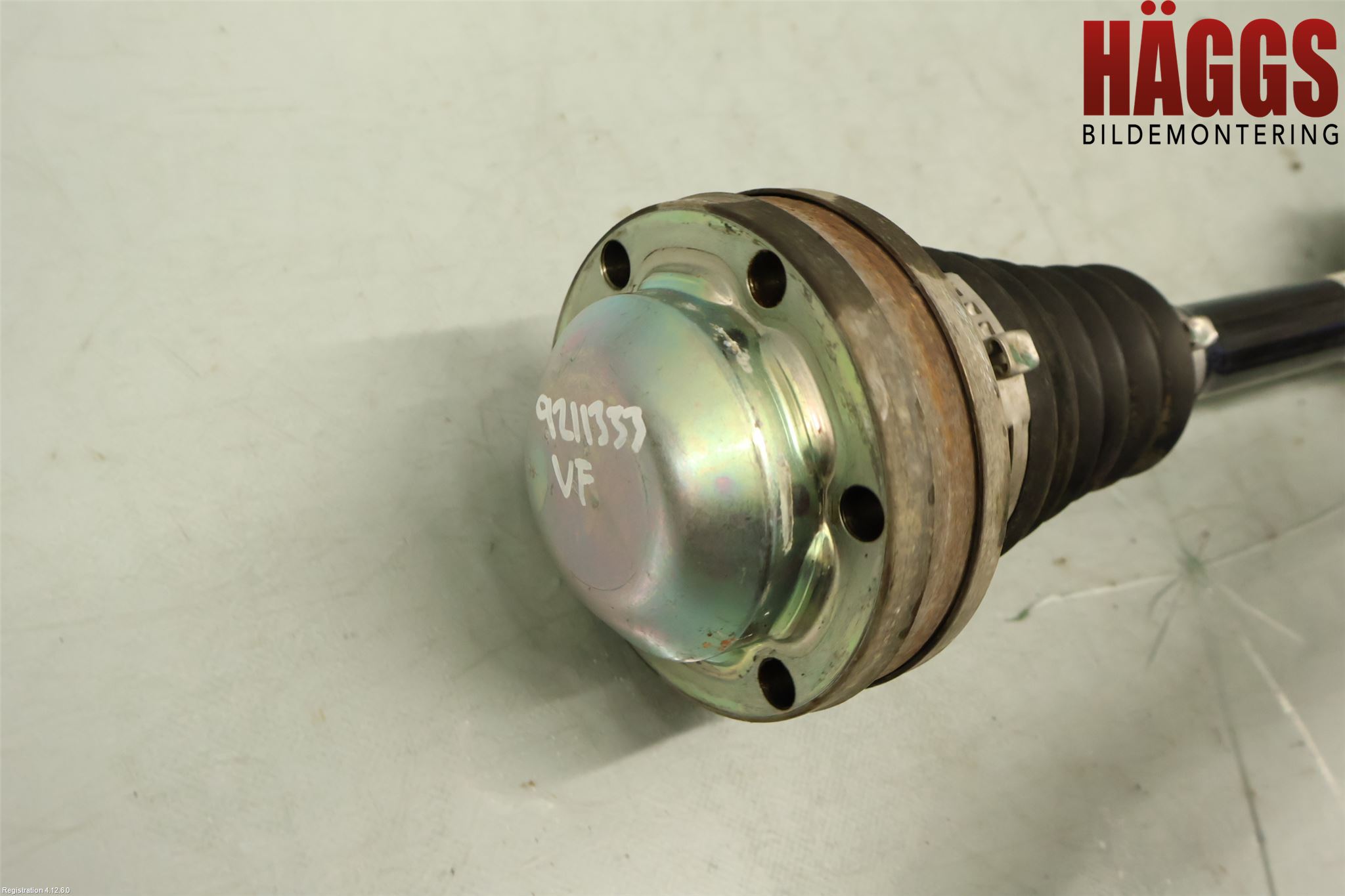 Volkswagen VW CADDY 11-15 Drivaxel Fram Vänster