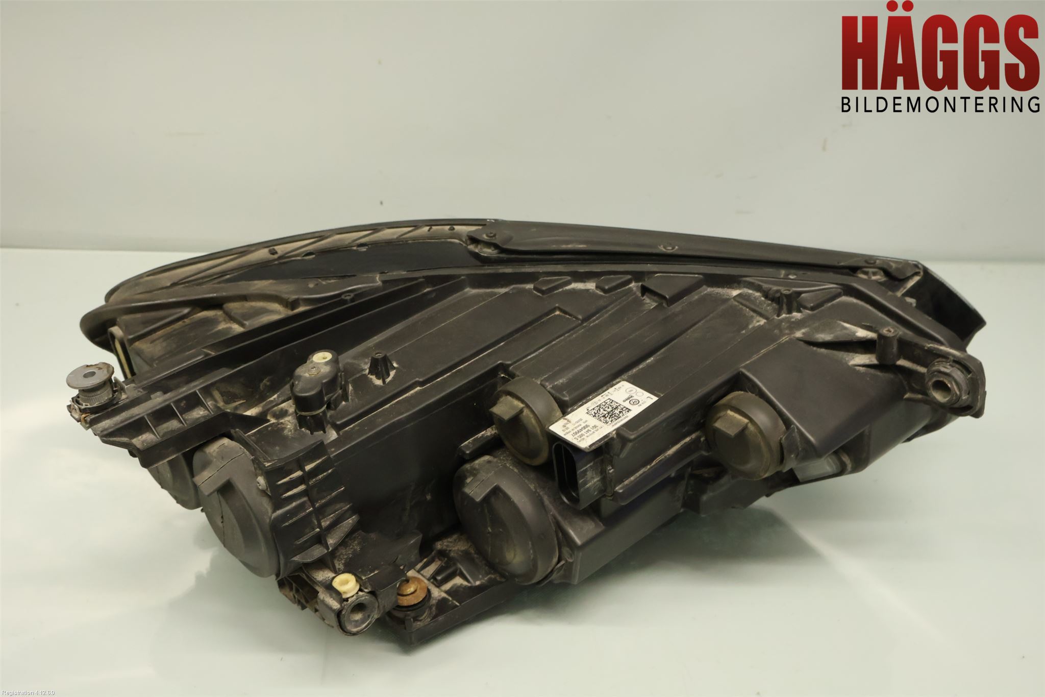 Volkswagen VW PASSAT 15-19 Strålkastare Vänster