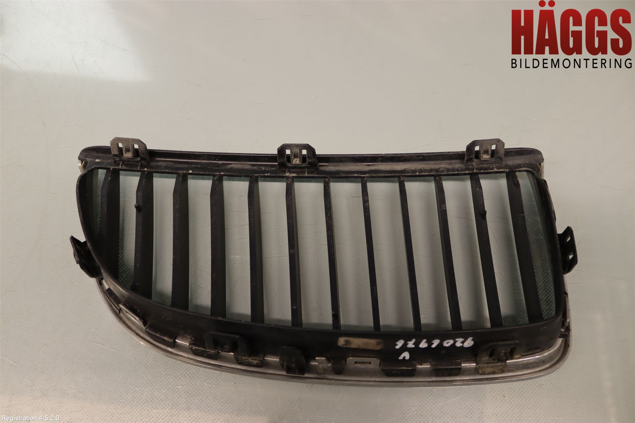 BMW 3 E90/91 SED/TOU 05-12 Grilldel Vänster
