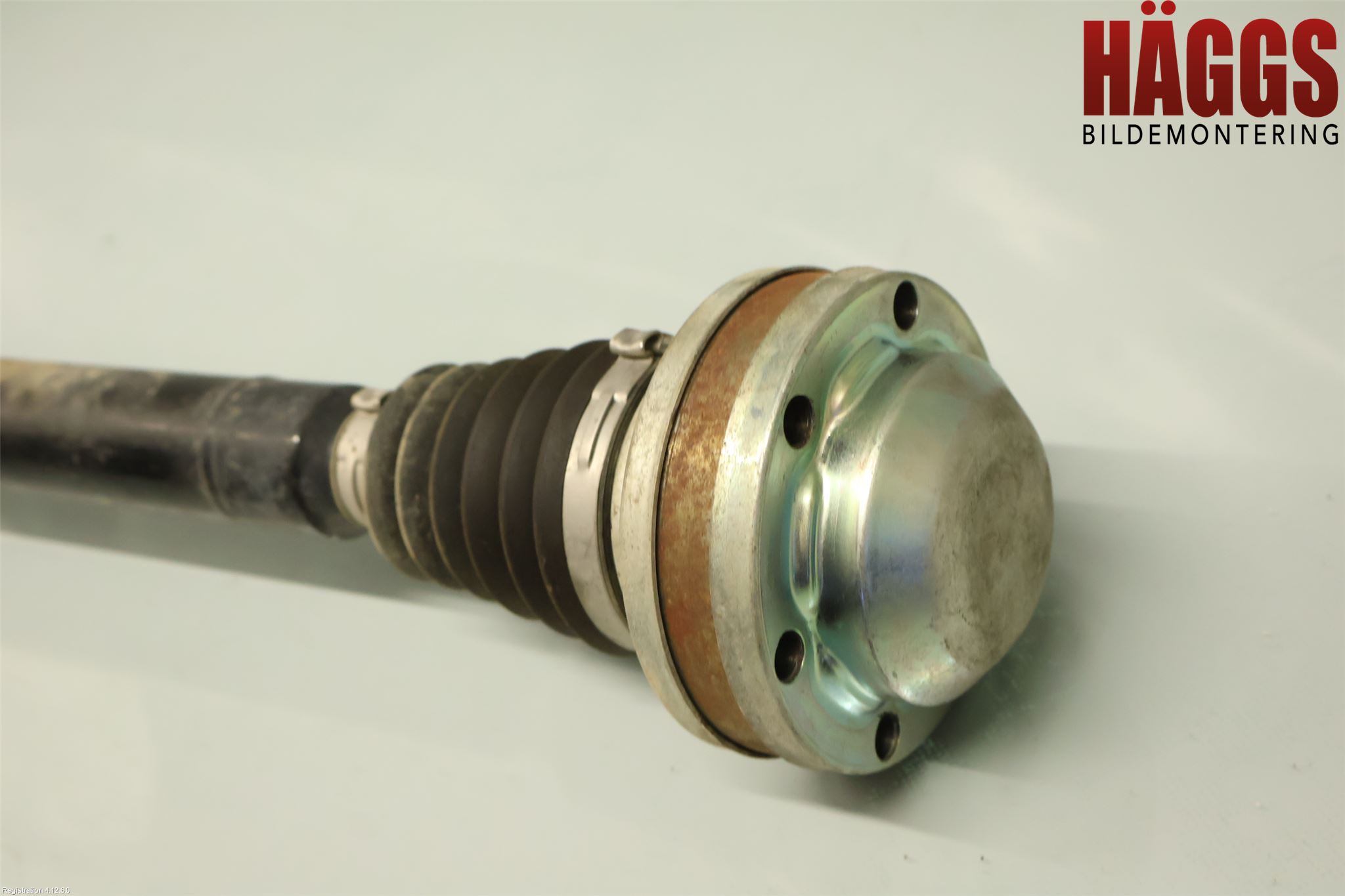 Volkswagen VW PASSAT 15-19 Drivaxel Fram Höger
