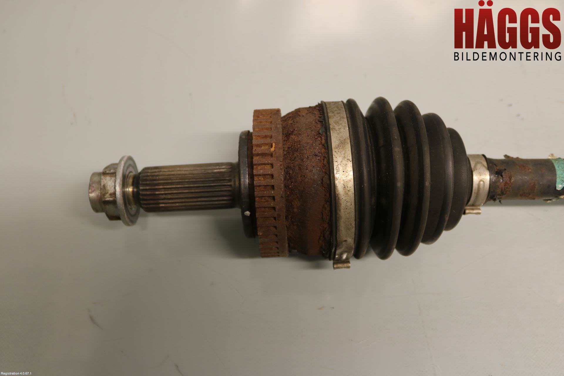 Hyundai i40 08-15 Drivaxel Fram Vänster