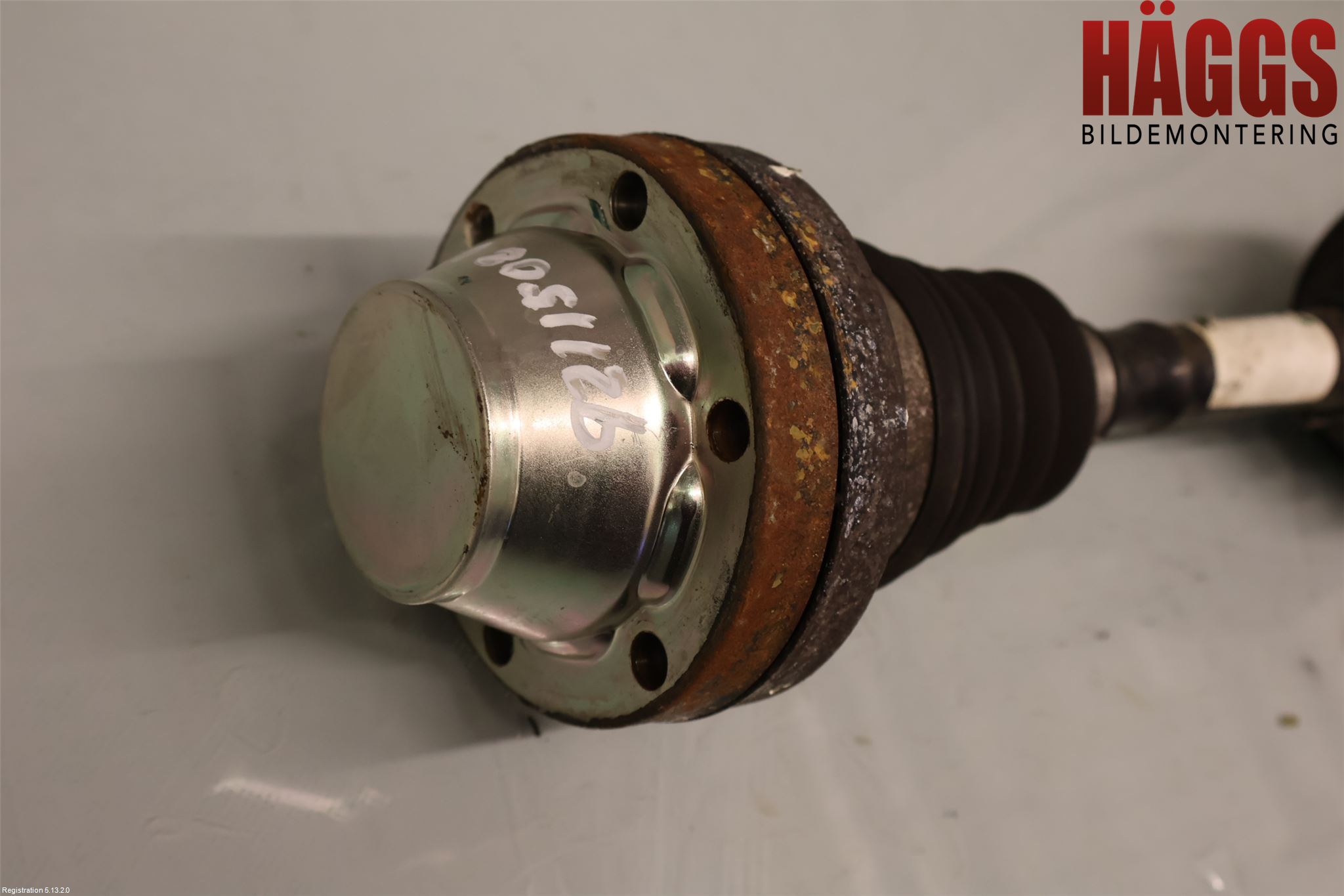 Volkswagen VW AMAROK 2H 10-22 Drivaxel Fram Vänster