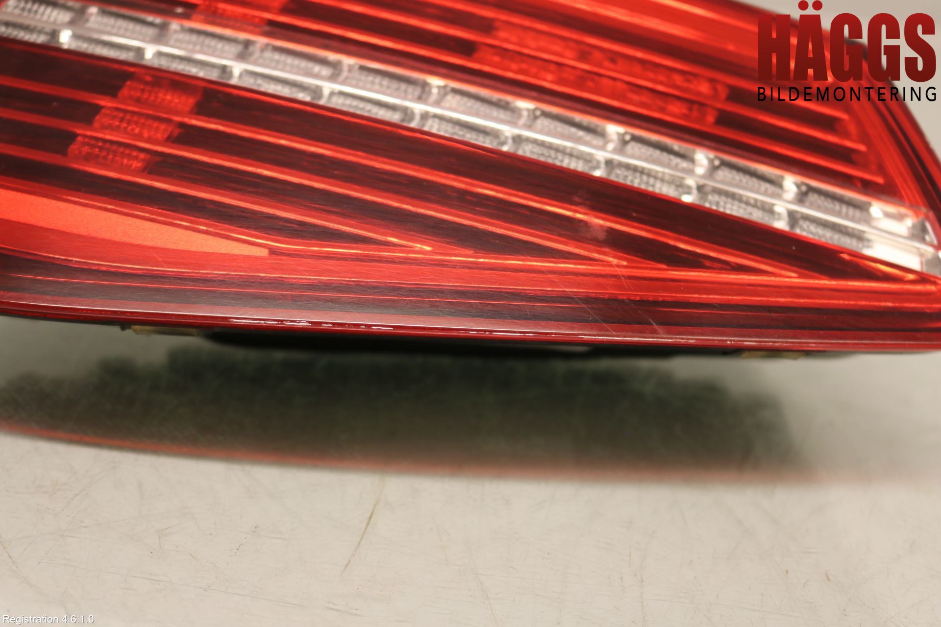 Volkswagen VW PASSAT 15-19 Bakljus Lucka Vä