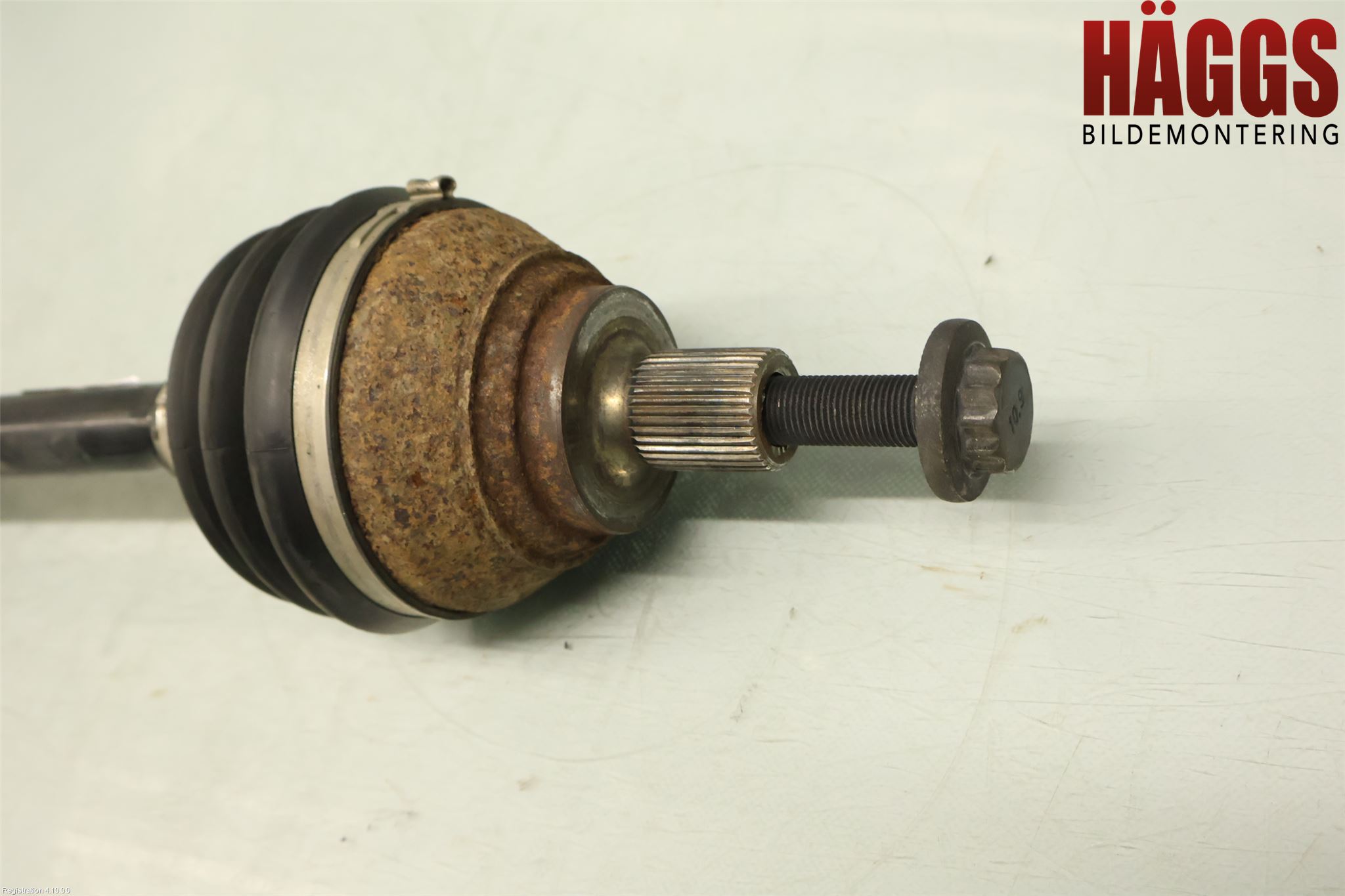 Volkswagen VW PASSAT 11-14 Drivaxel Fram Höger