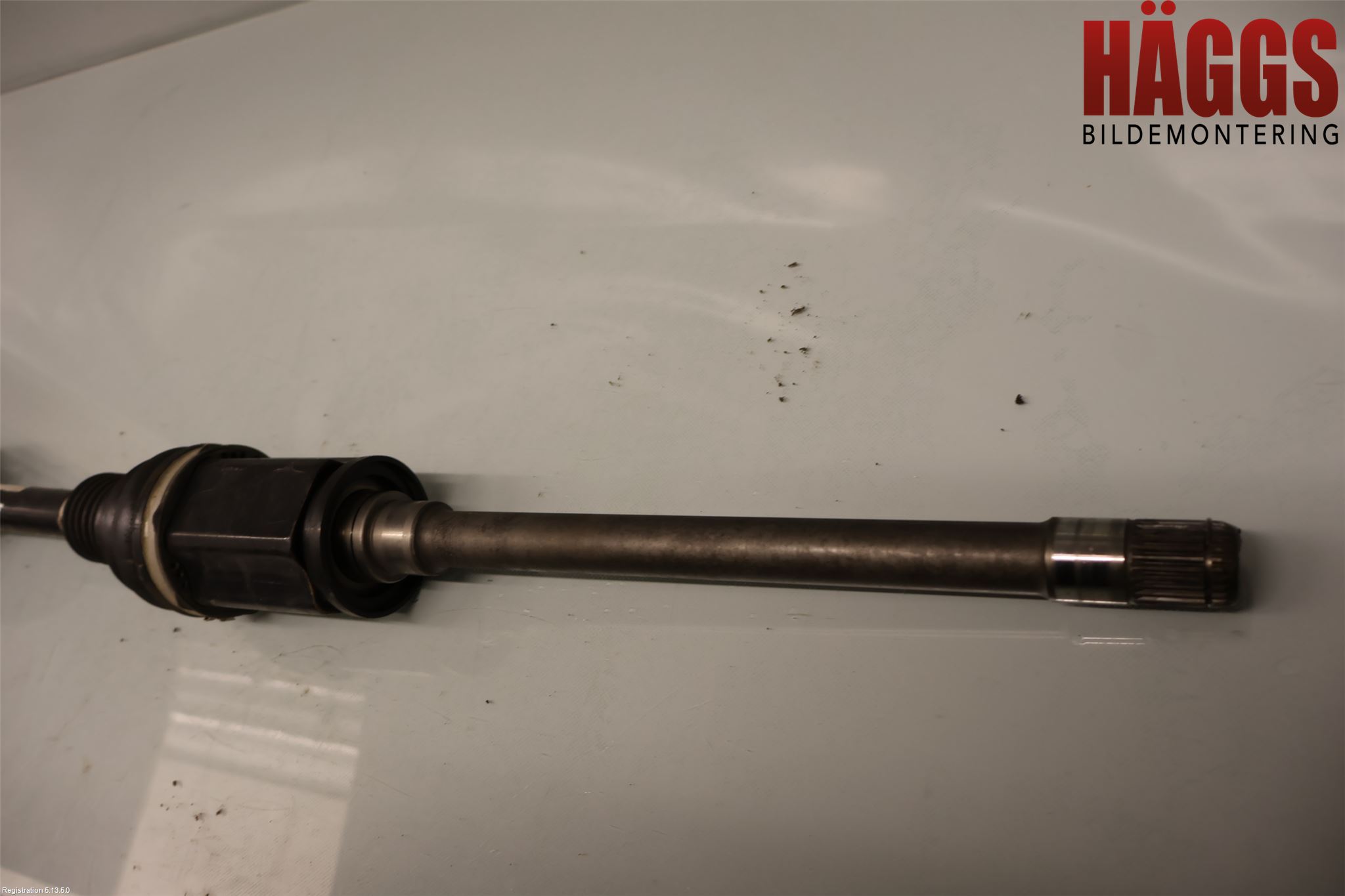 BMW 5 G30/G31/F90 17-23 Drivaxel Fram Höger