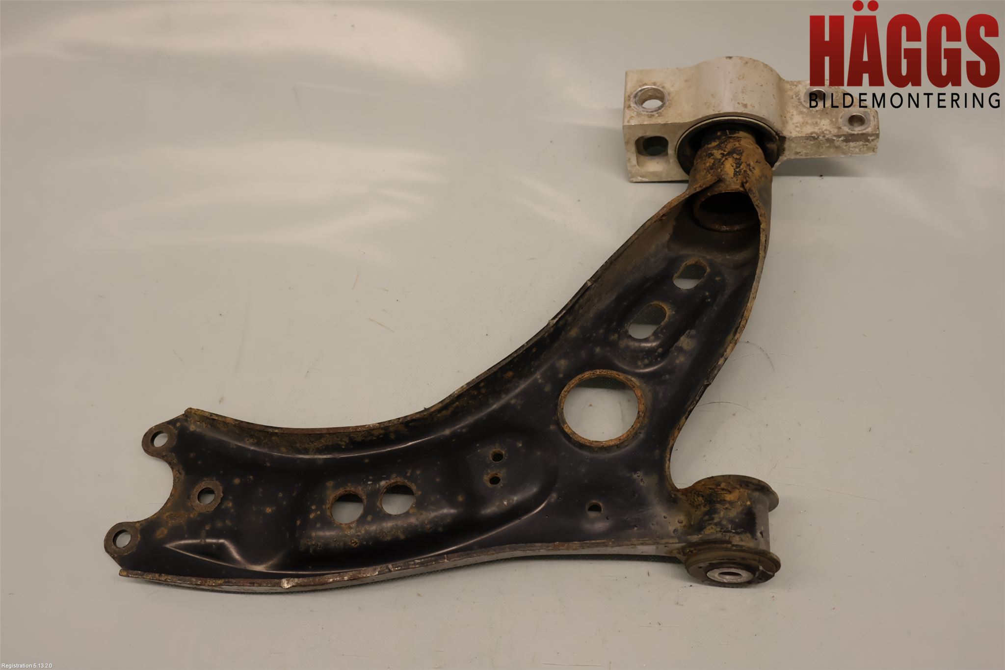 Volkswagen VW TIGUAN 07-16 Bärarm Fram Undre Vä