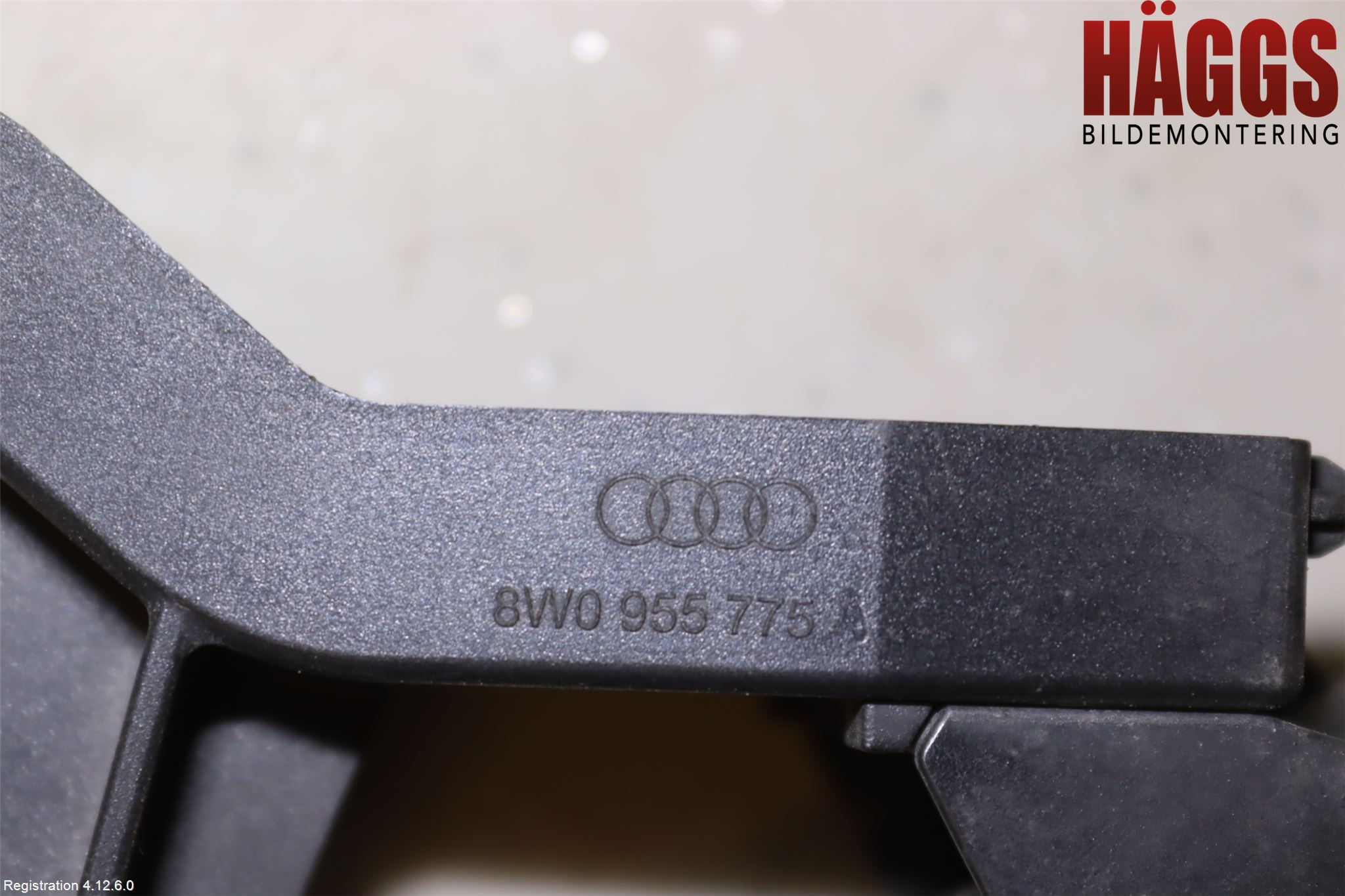 Audi A4/S4 B9 16-19 Spolarmunstycke Strålkastare