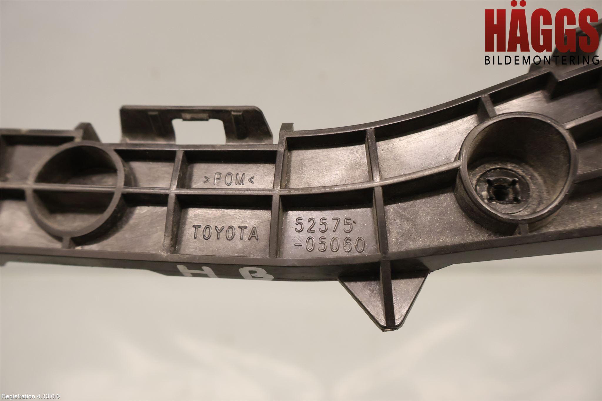 Toyota AVENSIS 09-15 Stötfångarfäste Bak Hö