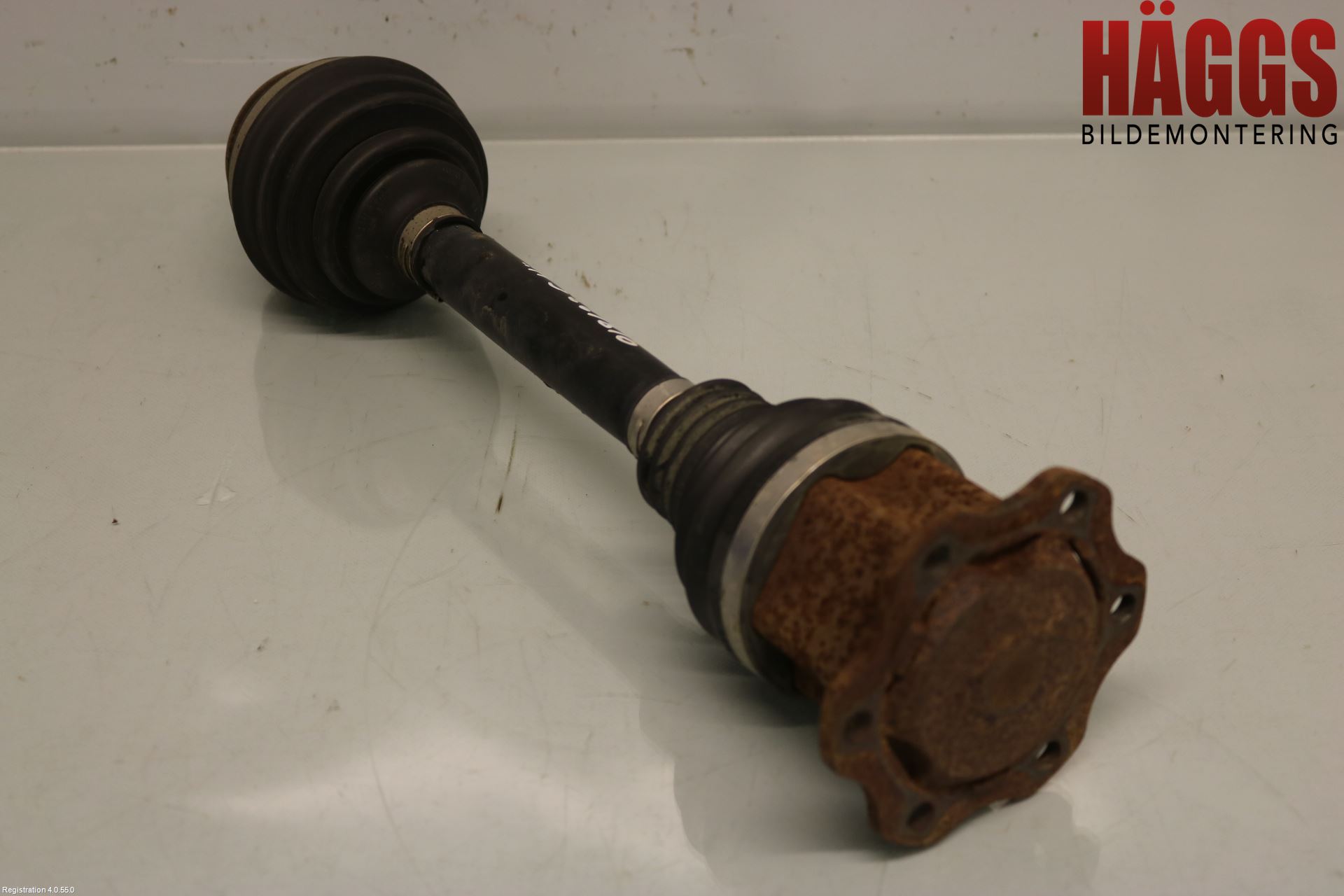 Audi A4/S4 08-11 Drivaxel Fram Vänster