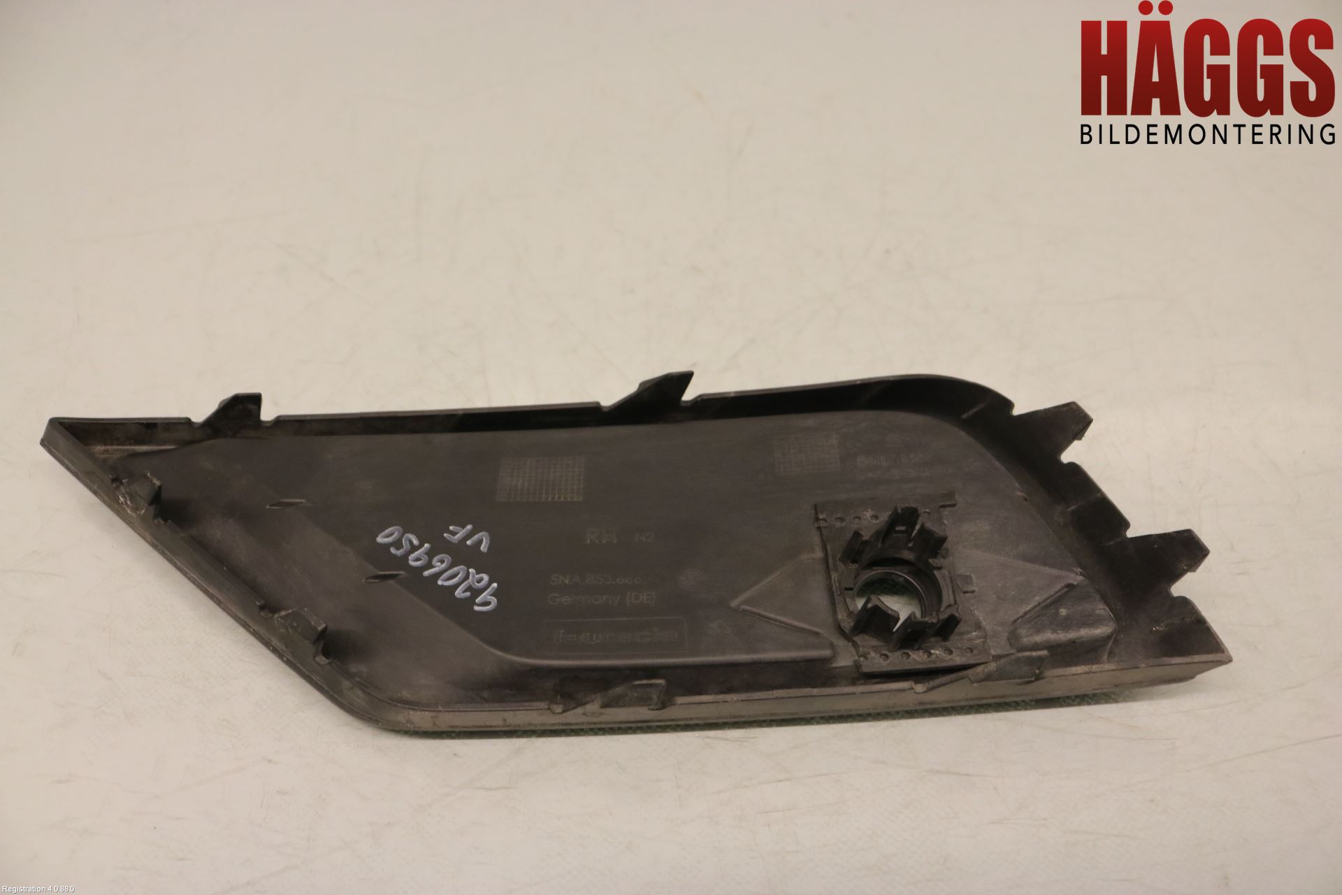Volkswagen VW TIGUAN 16-24 Grilldel Höger