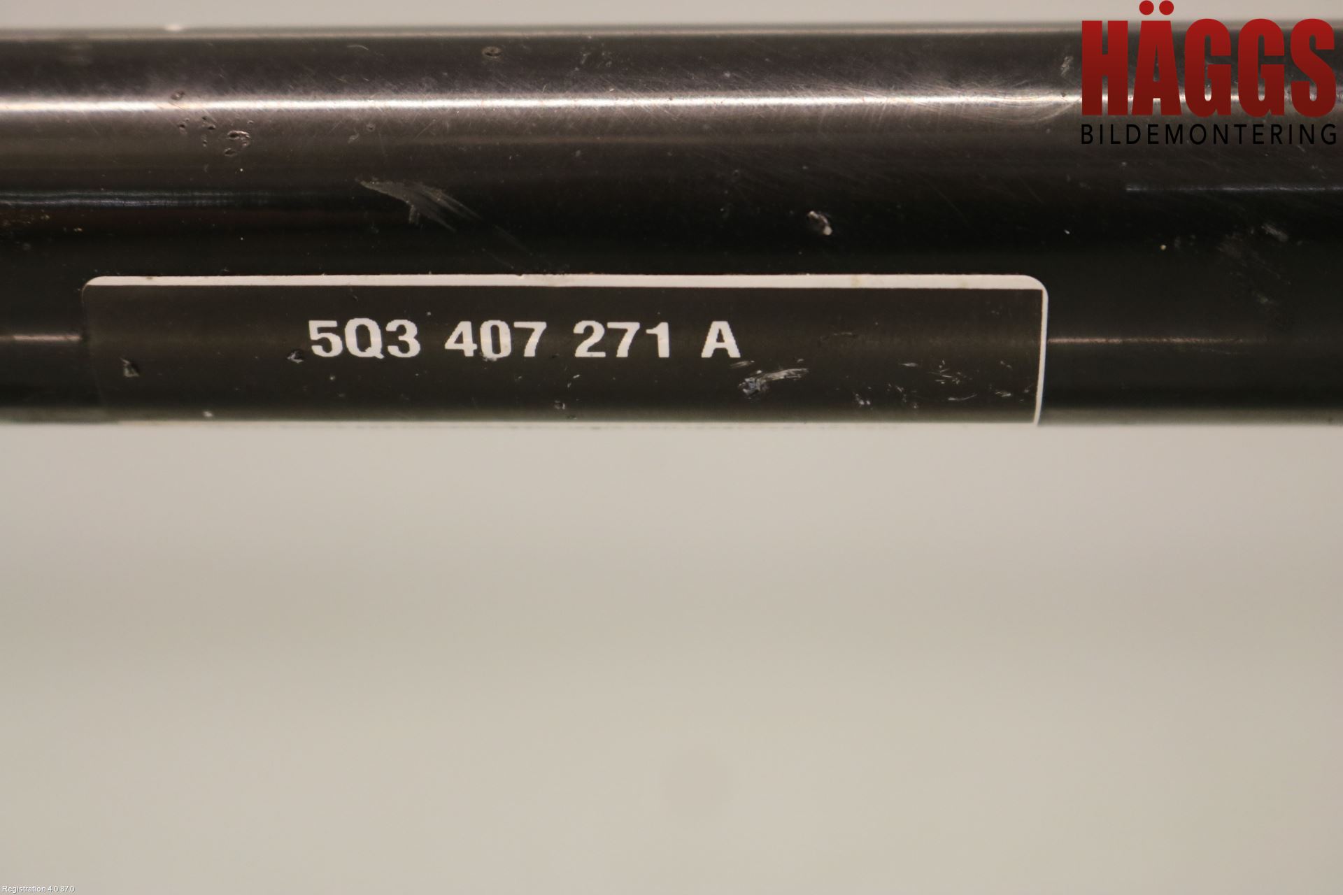 Skoda KAROQ 18- Drivaxel Fram Vänster