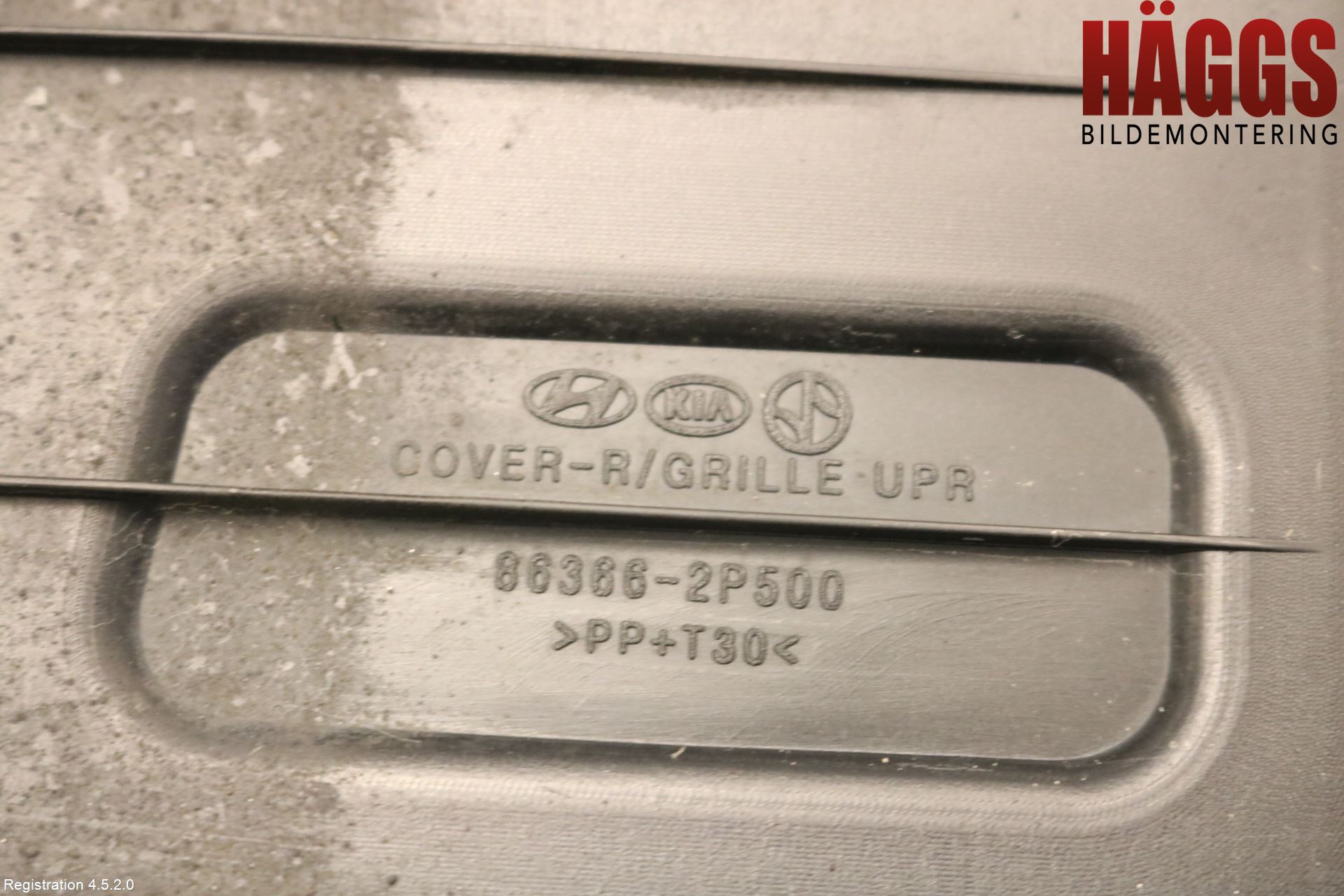 Kia SORENTO 10-14 Grilldel Mitt