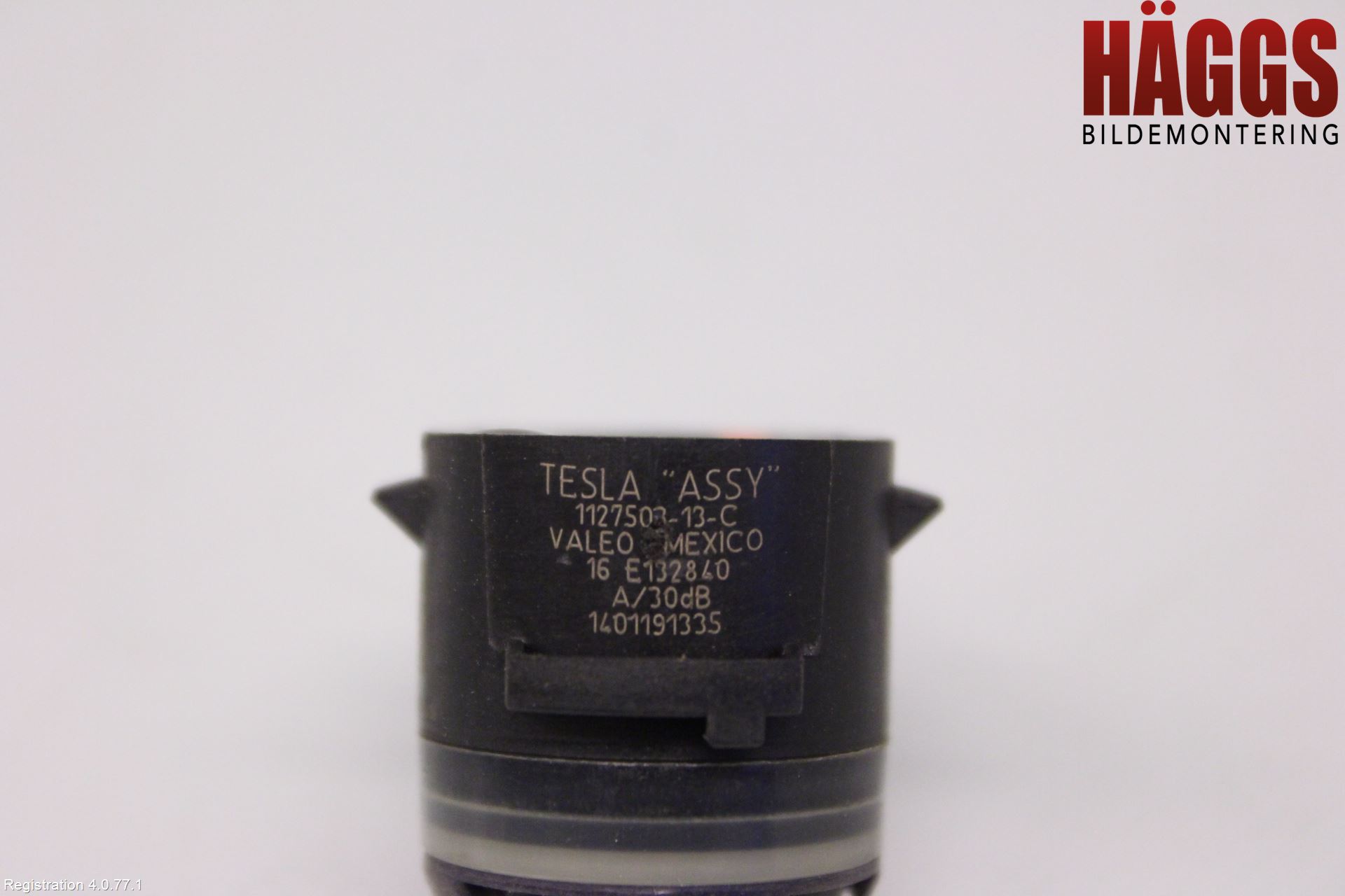 Tesla MODEL 3 17- Parkeringshjälp Backsensor