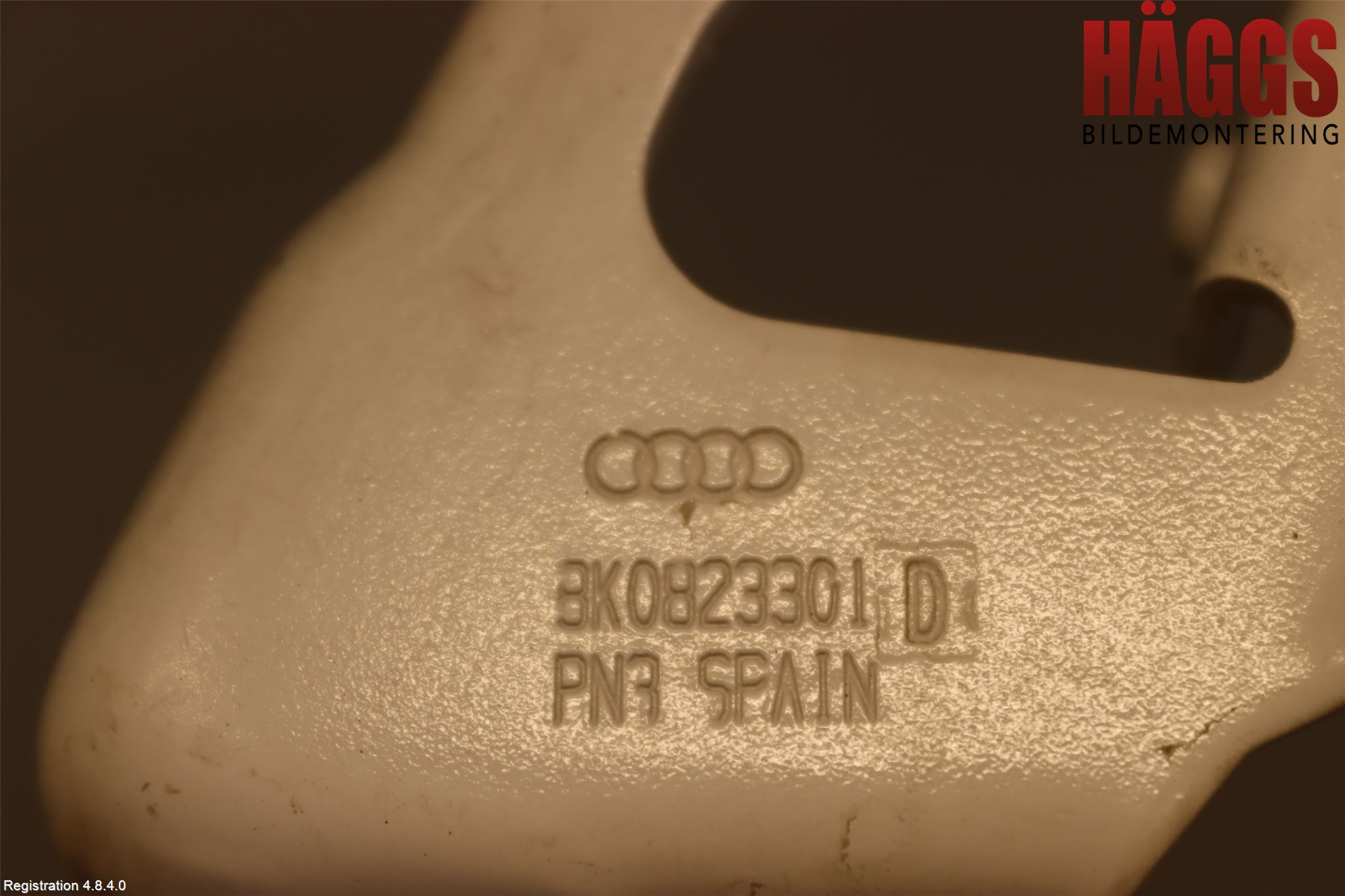 Audi A4 ALLROAD 09-16 Huvgångjärn