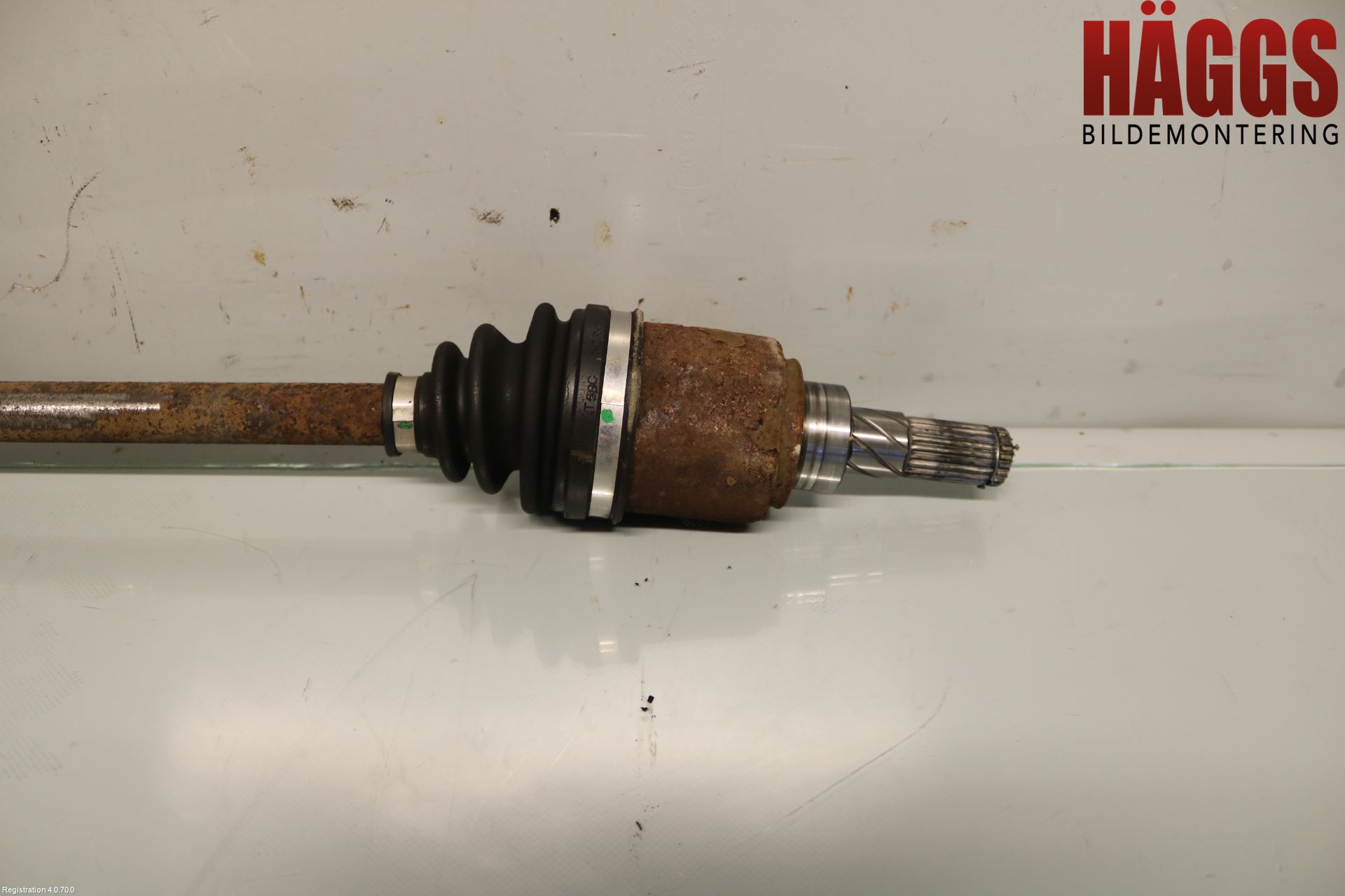 Nissan QASHQAI+2  10-14 Drivaxel Bak Höger