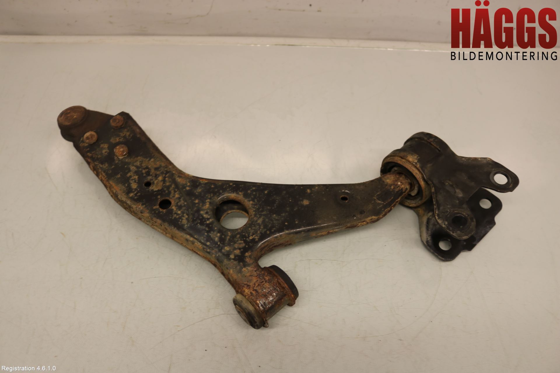 Ford KUGA 13-16 Bärarm Fram Undre Vä