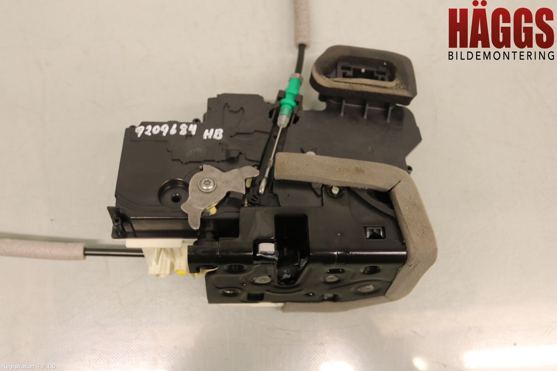 Audi A6 F2/C8 19- Låskista-Dörrlås